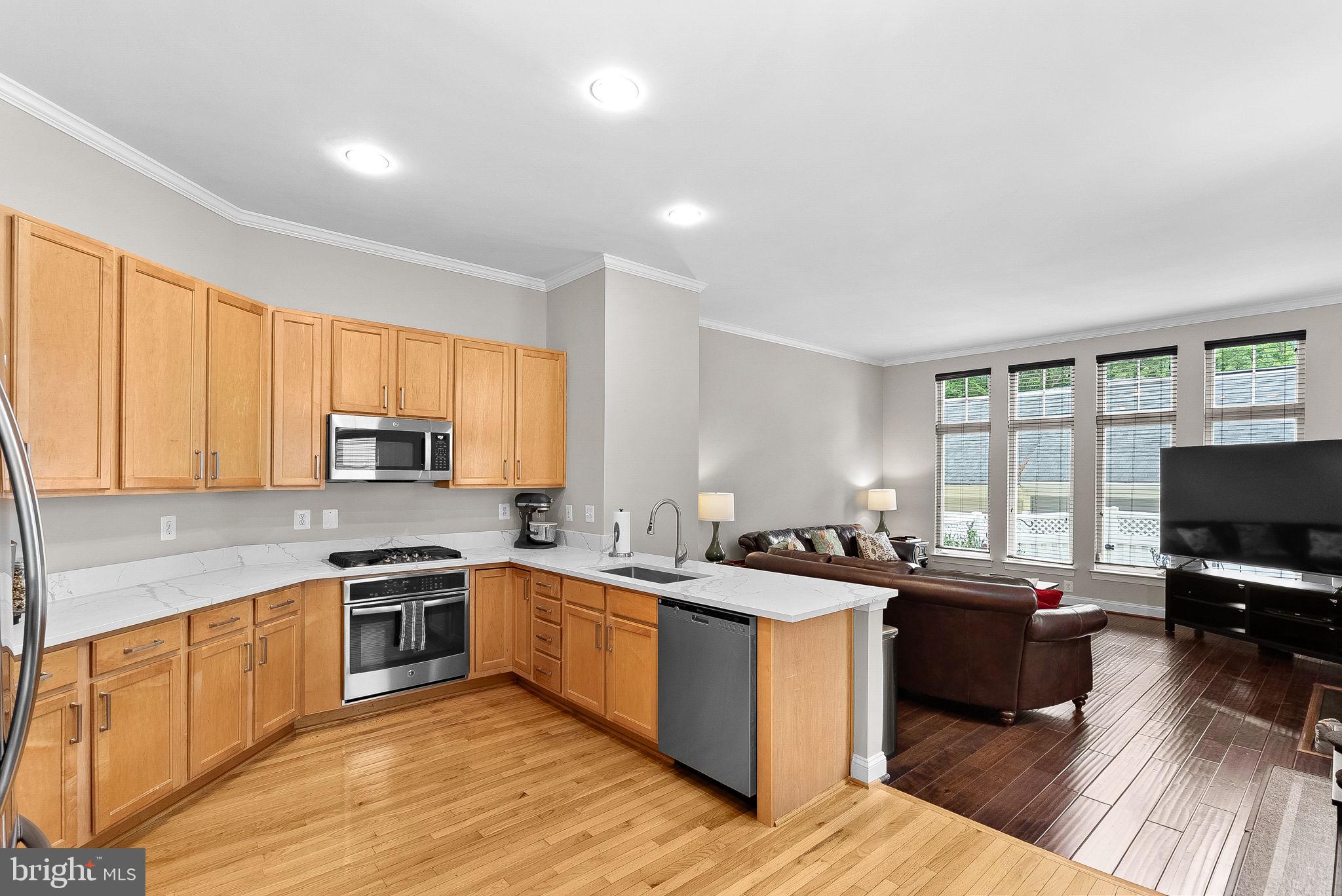 CORTLAND SQUARE - Residential