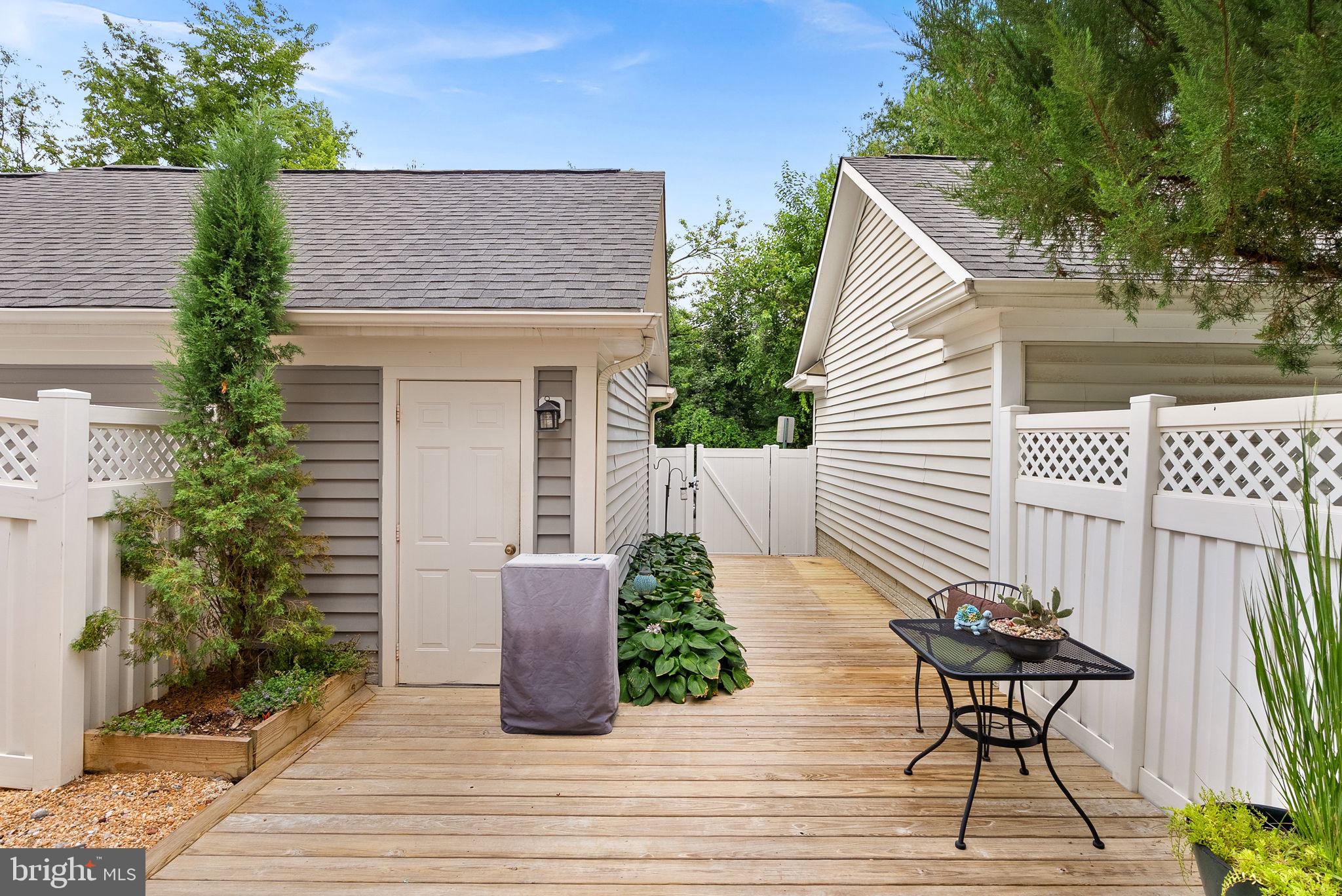 CORTLAND SQUARE - Residential