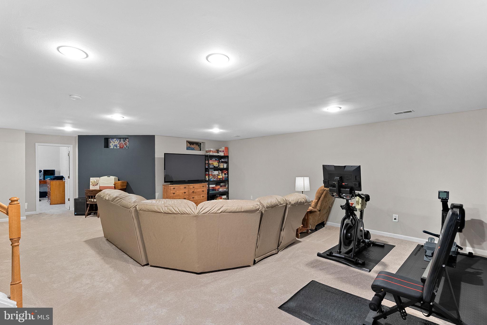 CORTLAND SQUARE - Residential