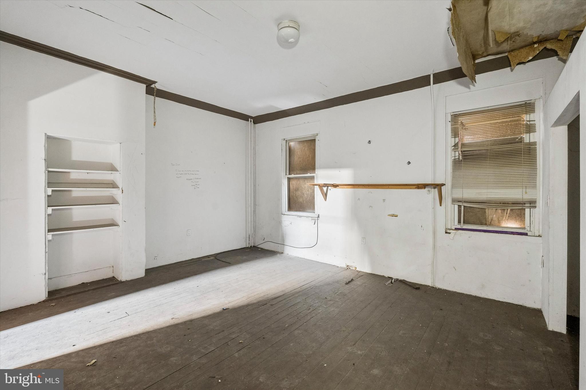 PARKSIDE - Commercial Sale