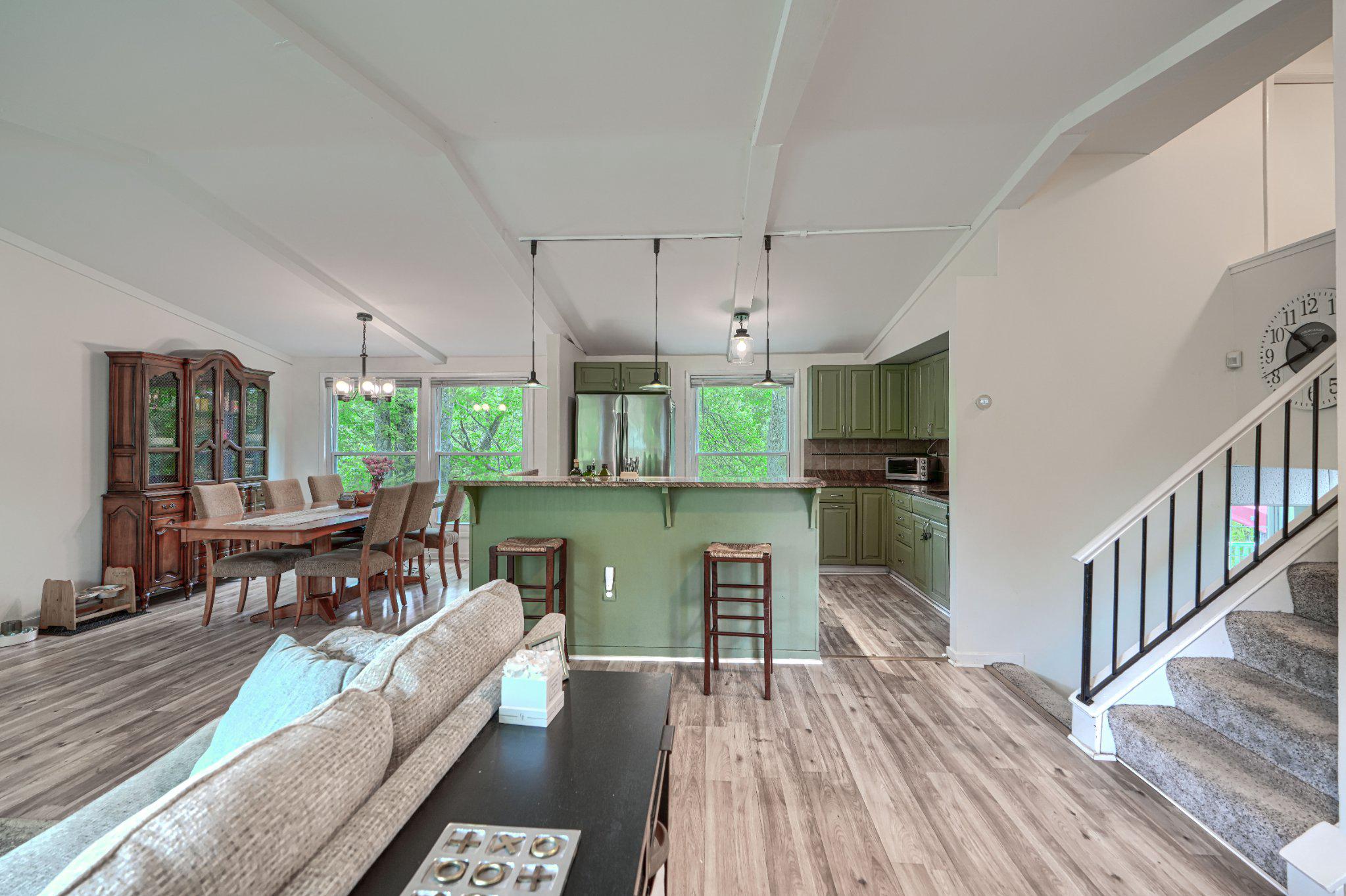 LONG REACH - Residential