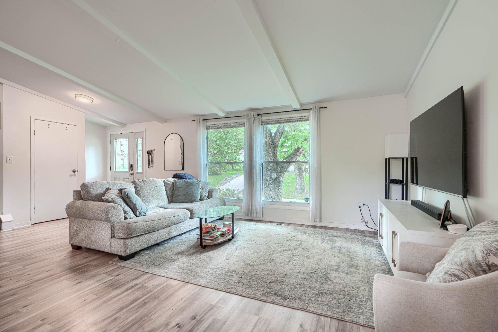 LONG REACH - Residential