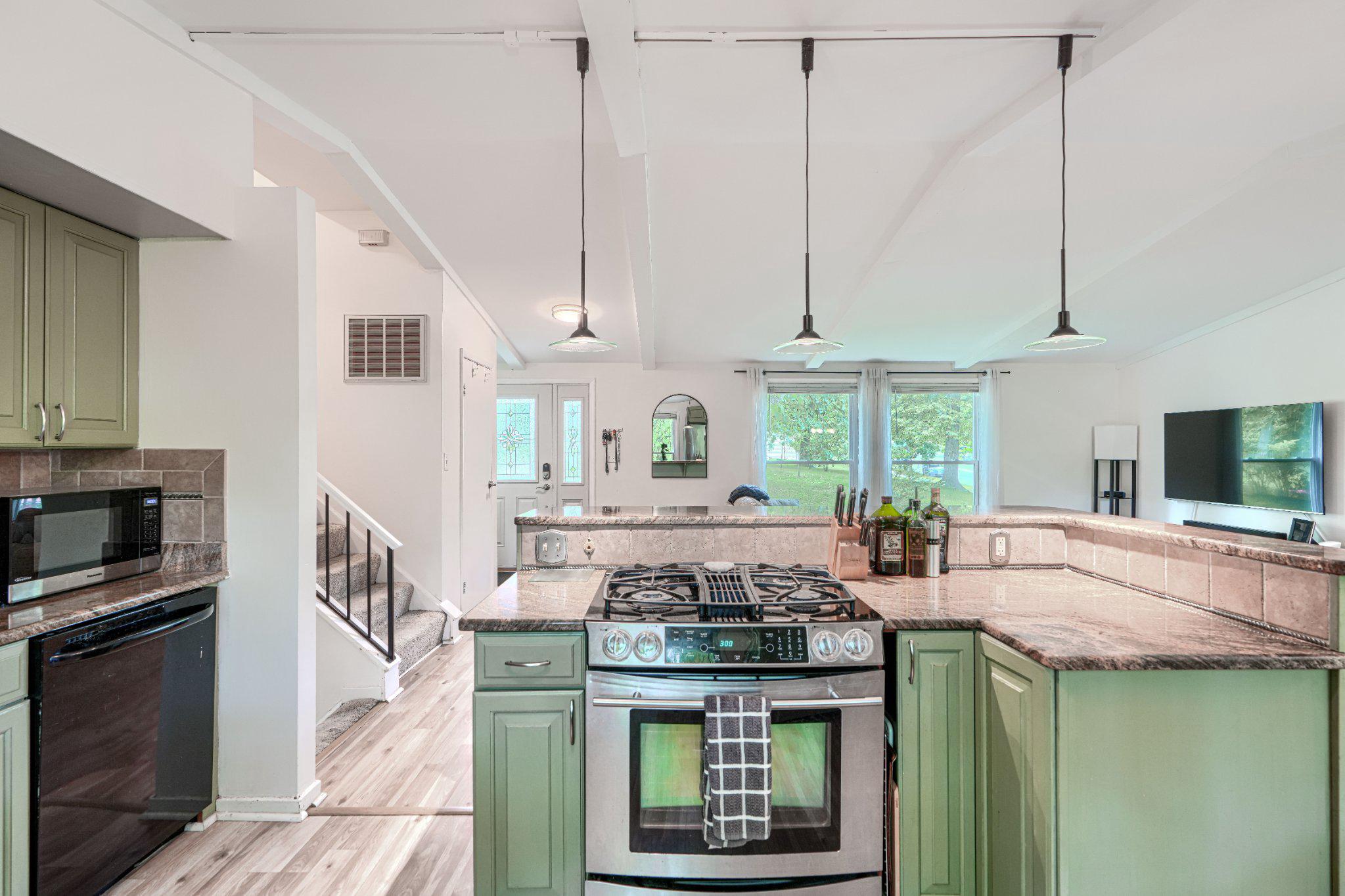 LONG REACH - Residential