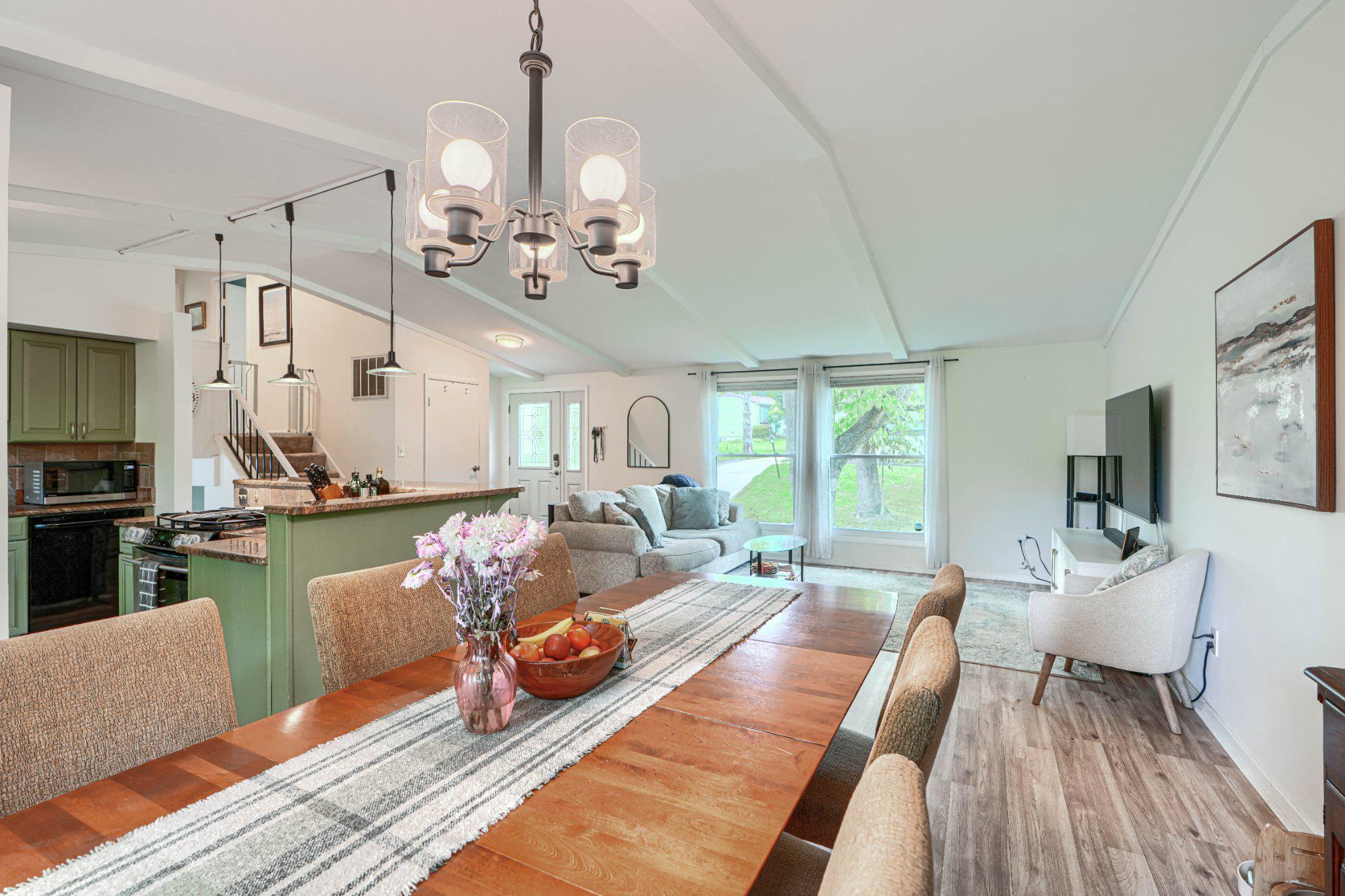 LONG REACH - Residential