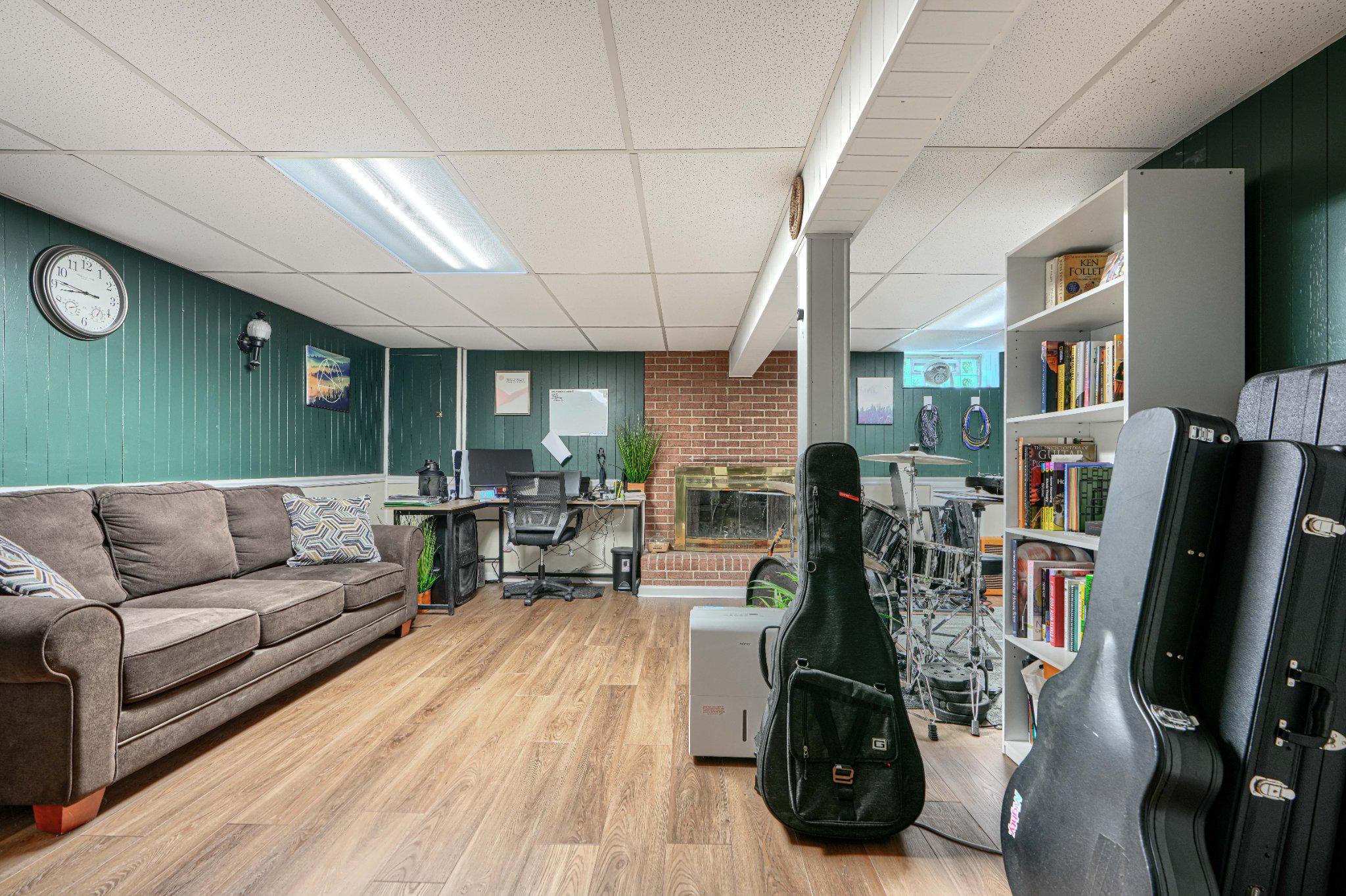 LONG REACH - Residential