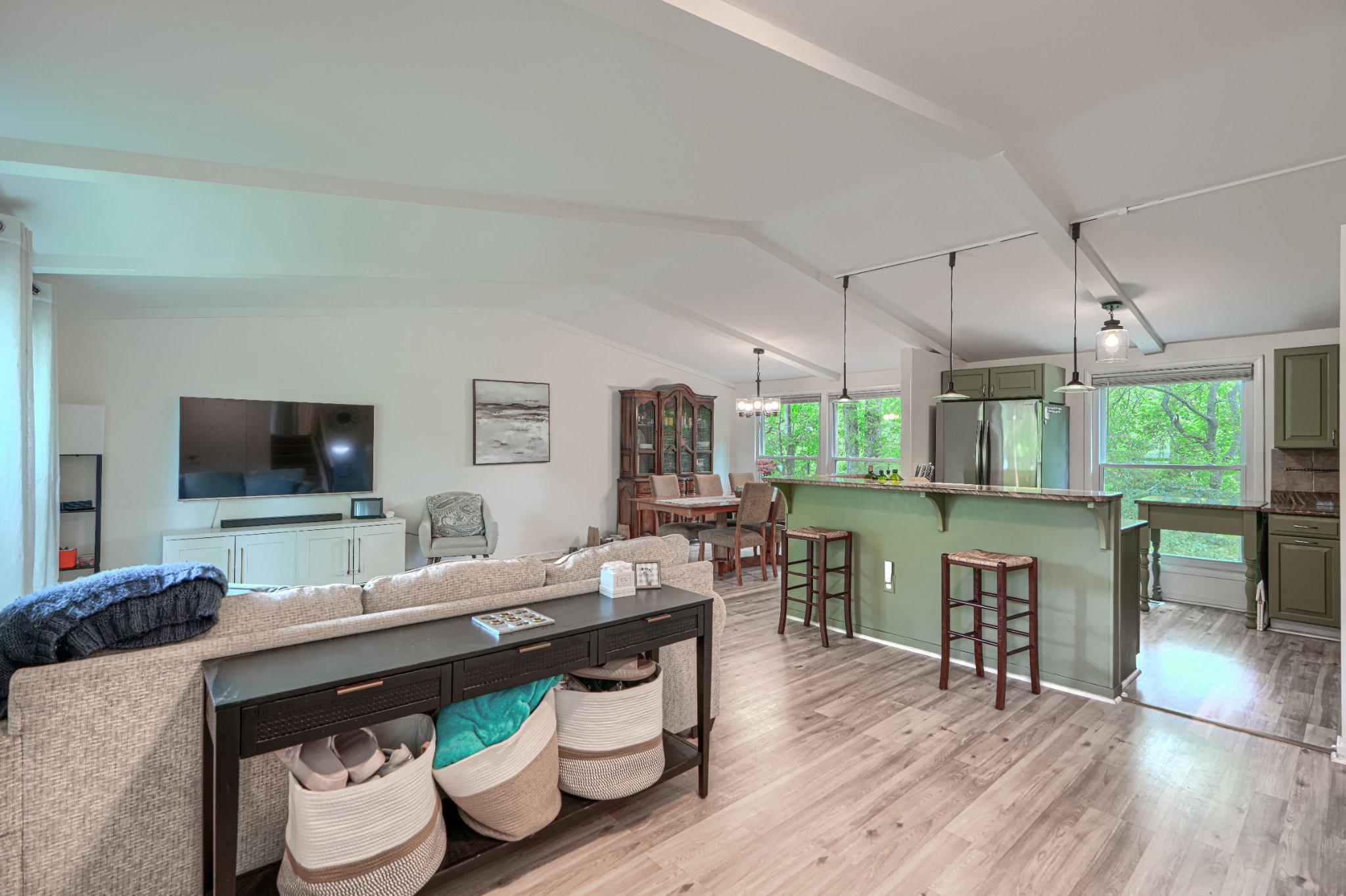 LONG REACH - Residential