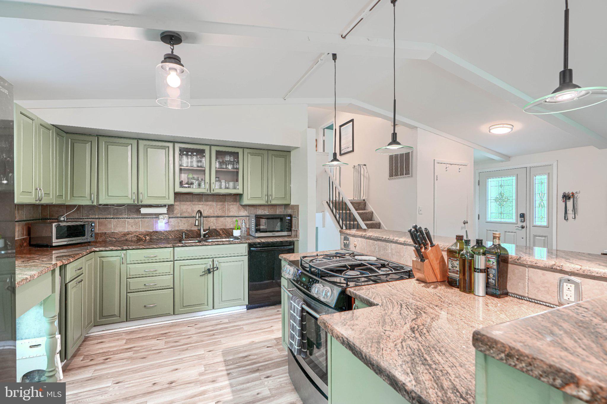 LONG REACH - Residential