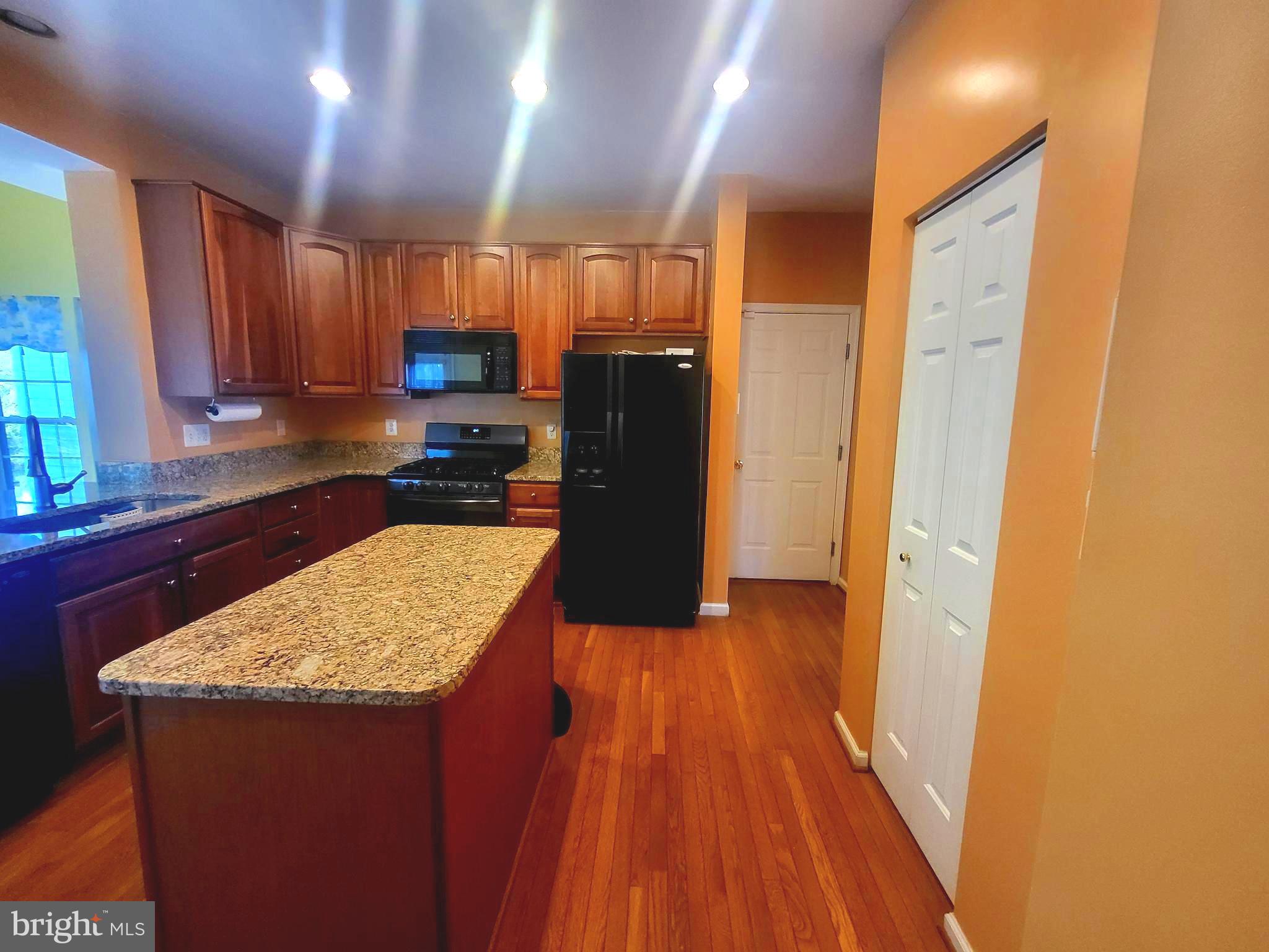 WAYSIDE VILLAGE - Residential Lease
