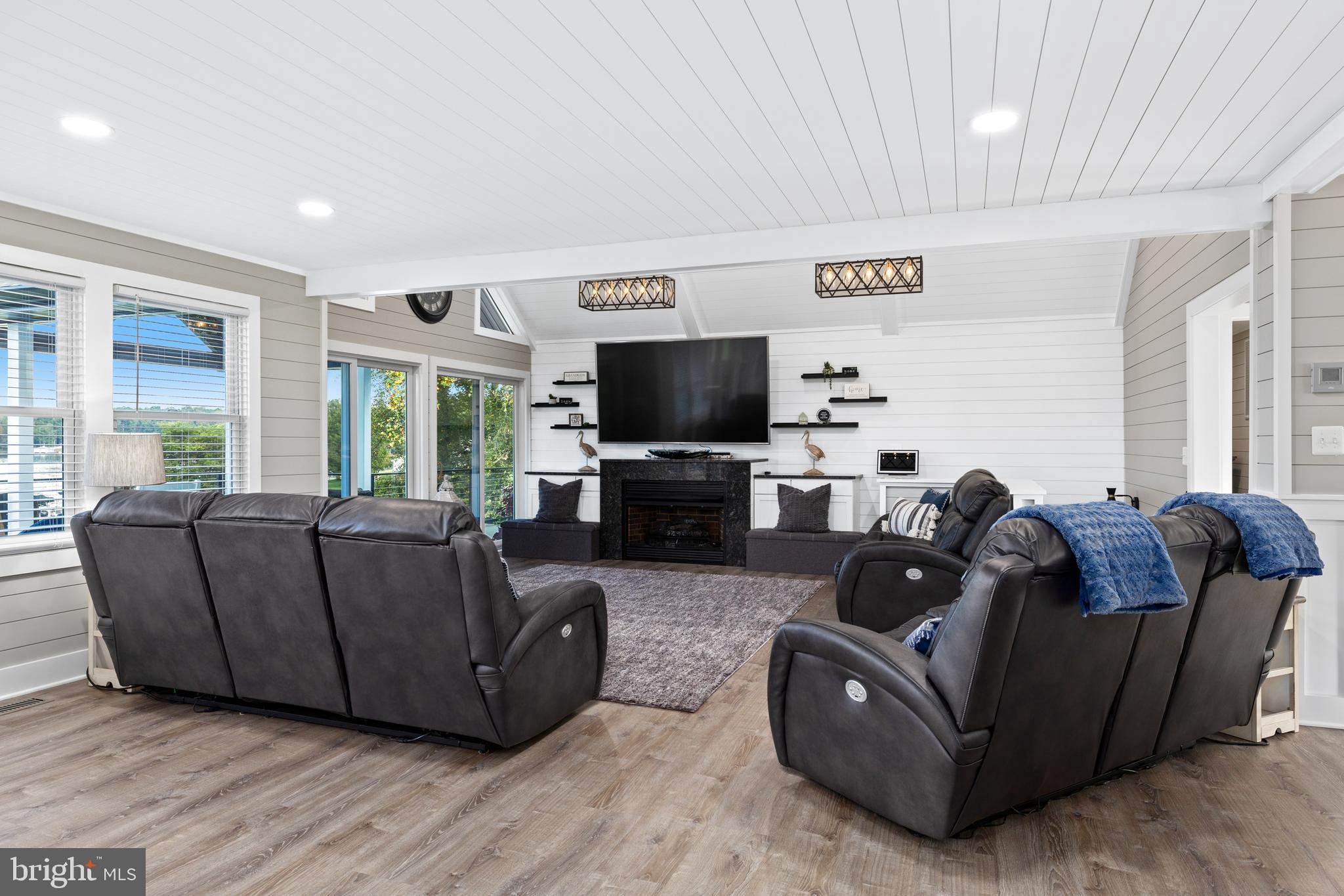 OAK GROVE ESTATES - Residential