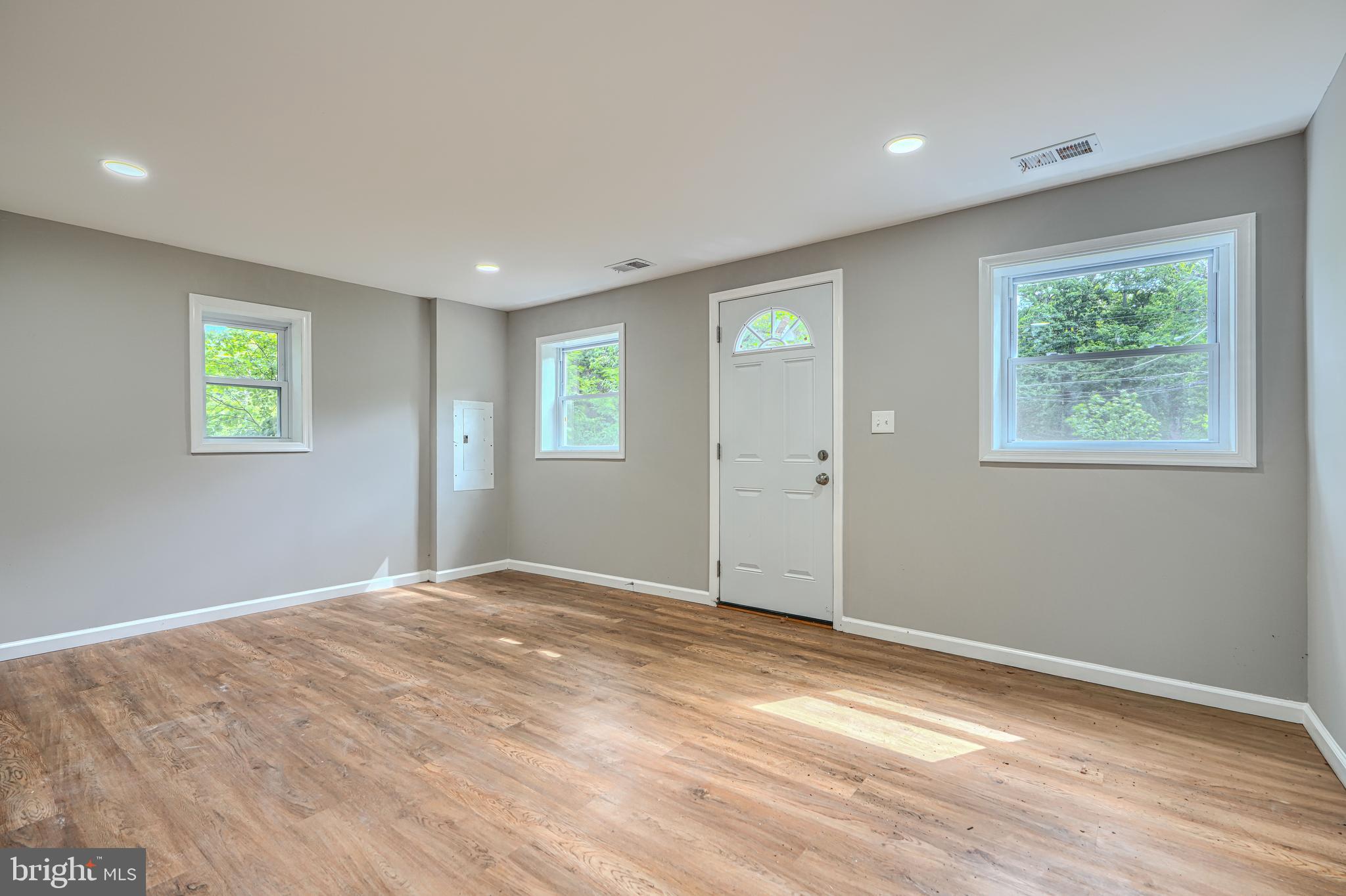 CLINTON - Residential