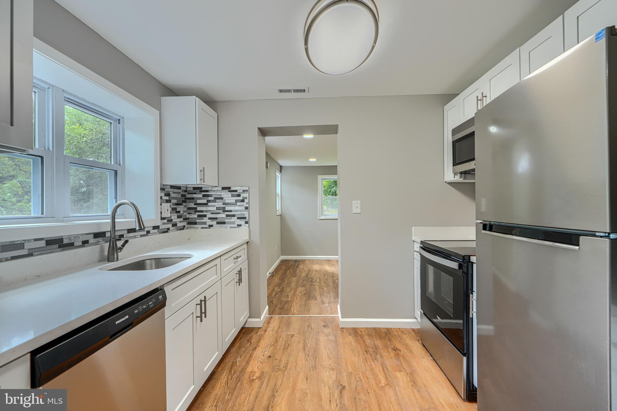 CLINTON - Residential