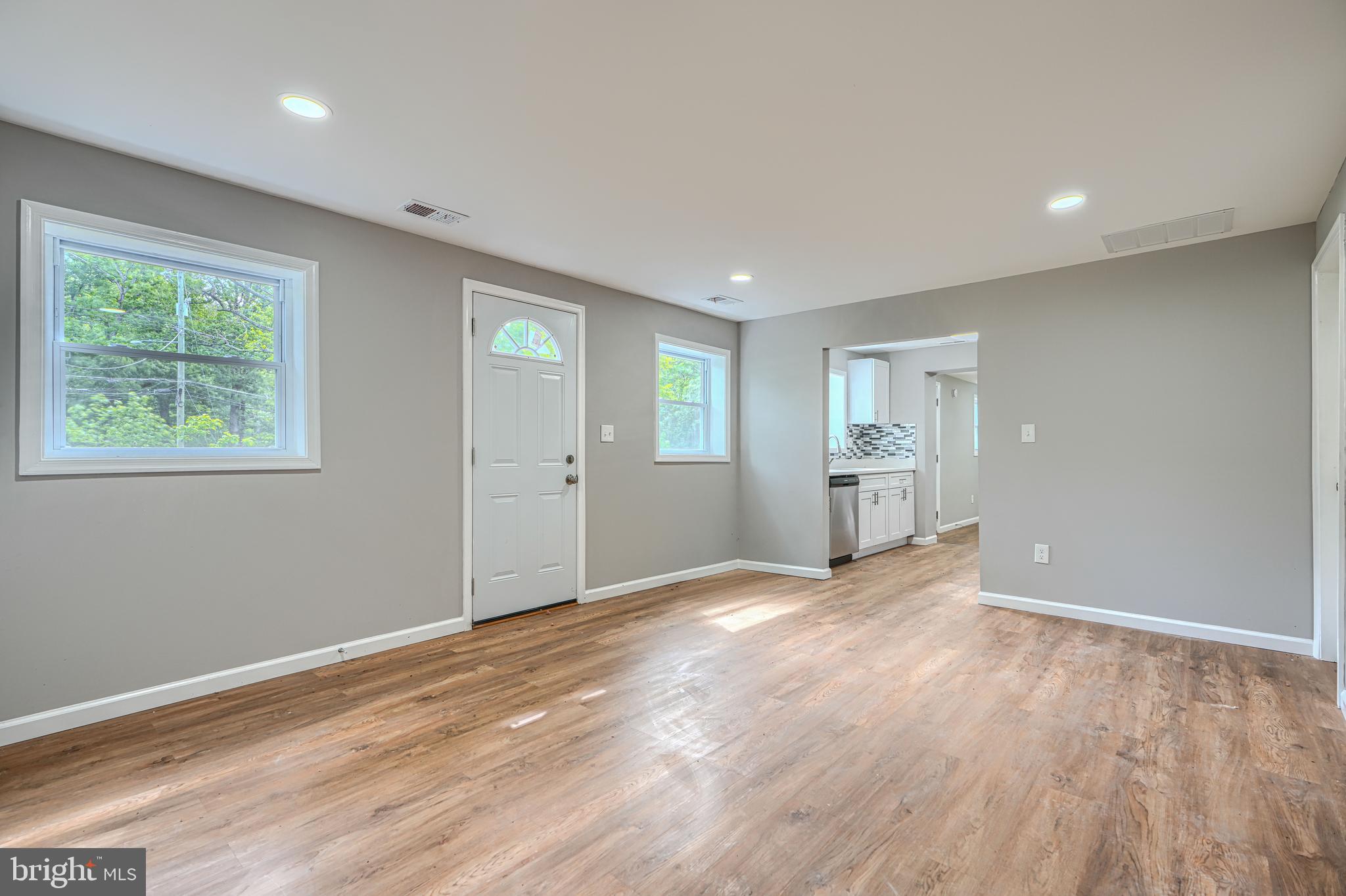 CLINTON - Residential