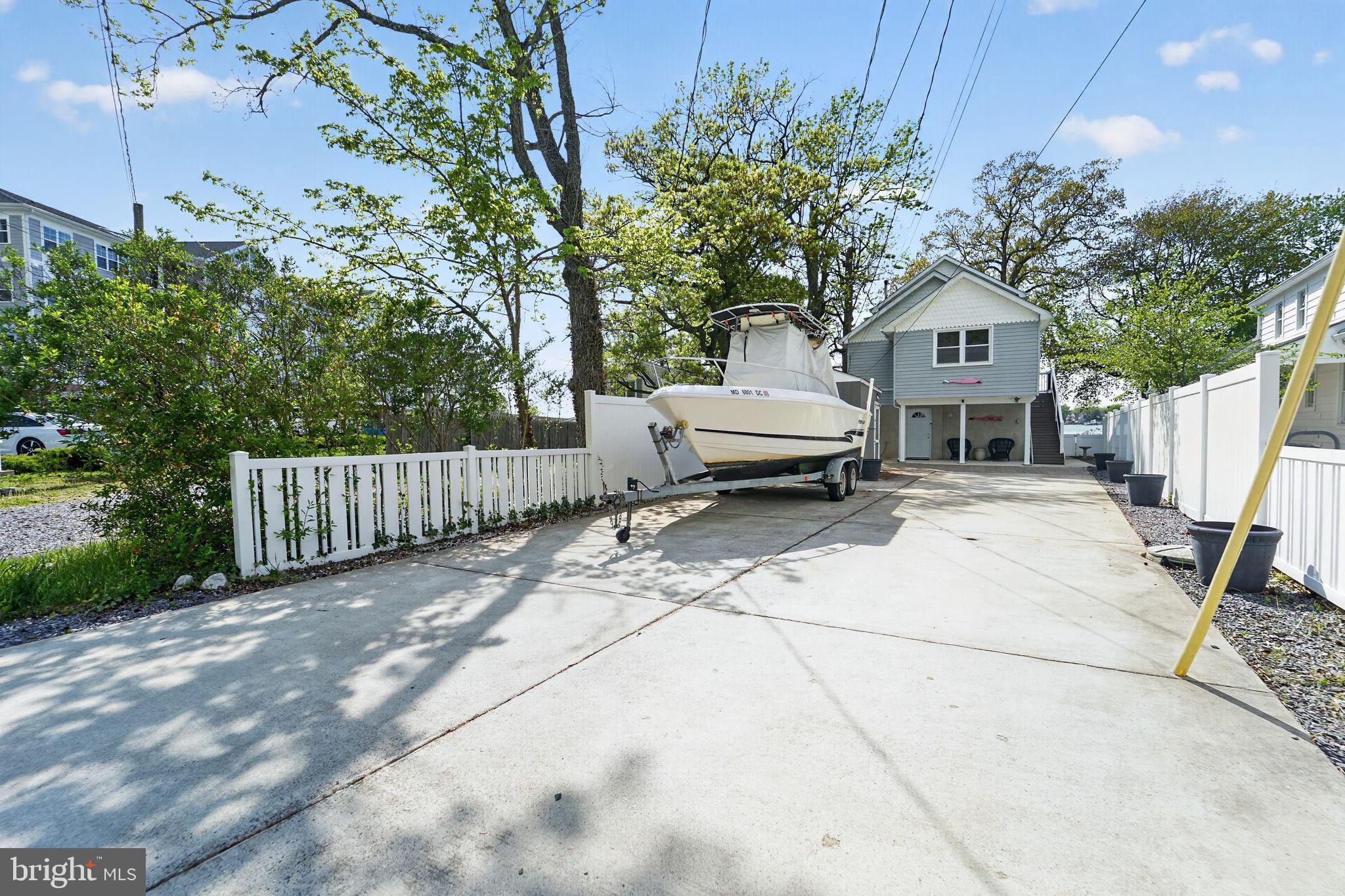 BOWLEYS QUARTERS - Residential