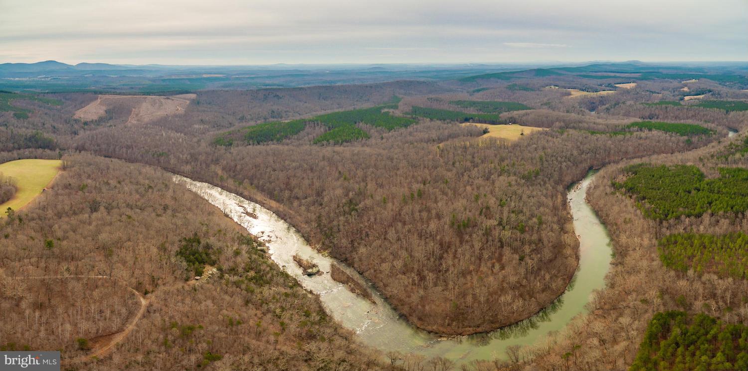 Online Auction Ending 8/24 at 2pm EST at AuctionMarkets. Please attend the "OPEN HOUSE" on Sat, Aug 20 from Noon to 3pm for ATV tours of the property.  One-of-a-kind property includes 570 acres of rolling topography, late stage hardwood growth, loblolly pine stands and nearly a mile of frontage along Tye River.  In Land Use, very low taxes.  Excellent long term investment.