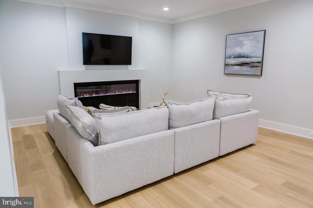 BROYHILL LANGLEY ESTATES - Residential