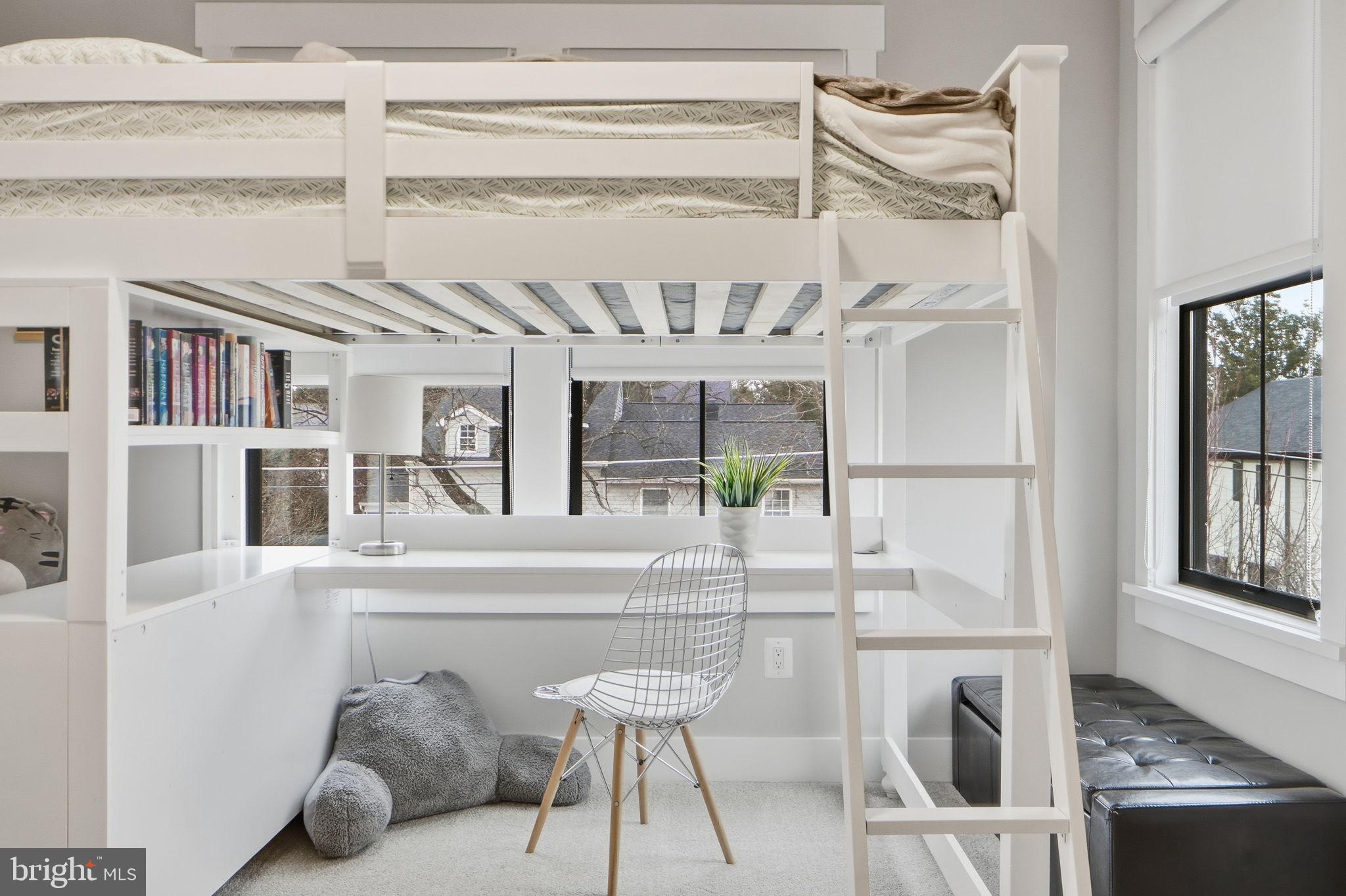 EAST VIENNA WOODS - Residential