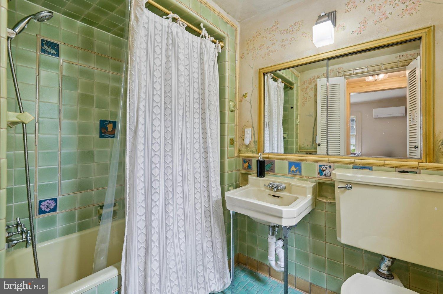 MOUNT WASHINGTON - Residential
