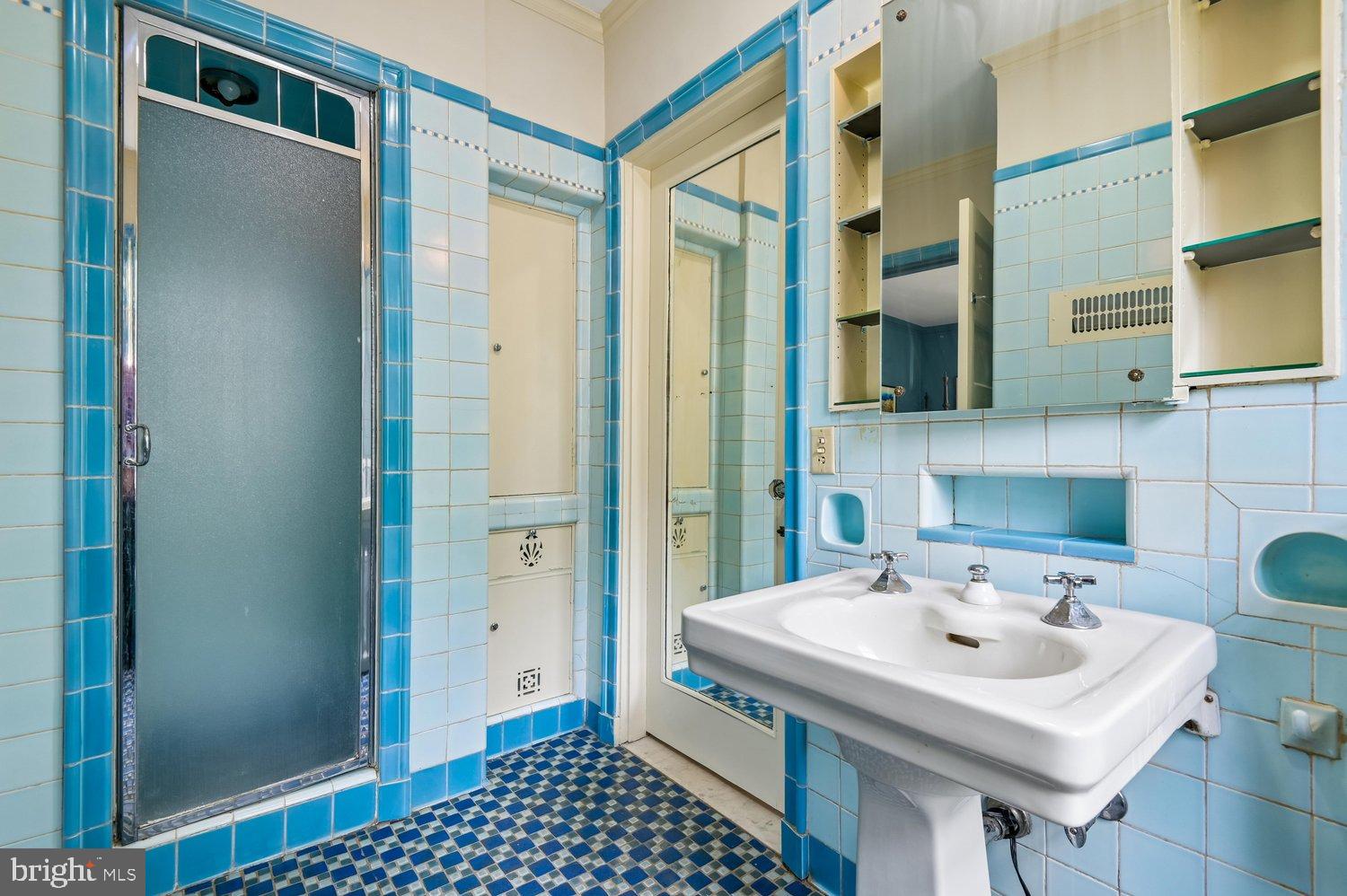 MOUNT WASHINGTON - Residential