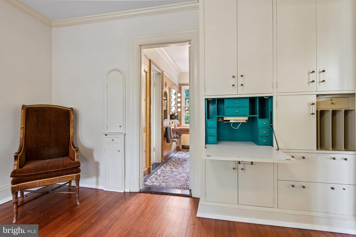 MOUNT WASHINGTON - Residential