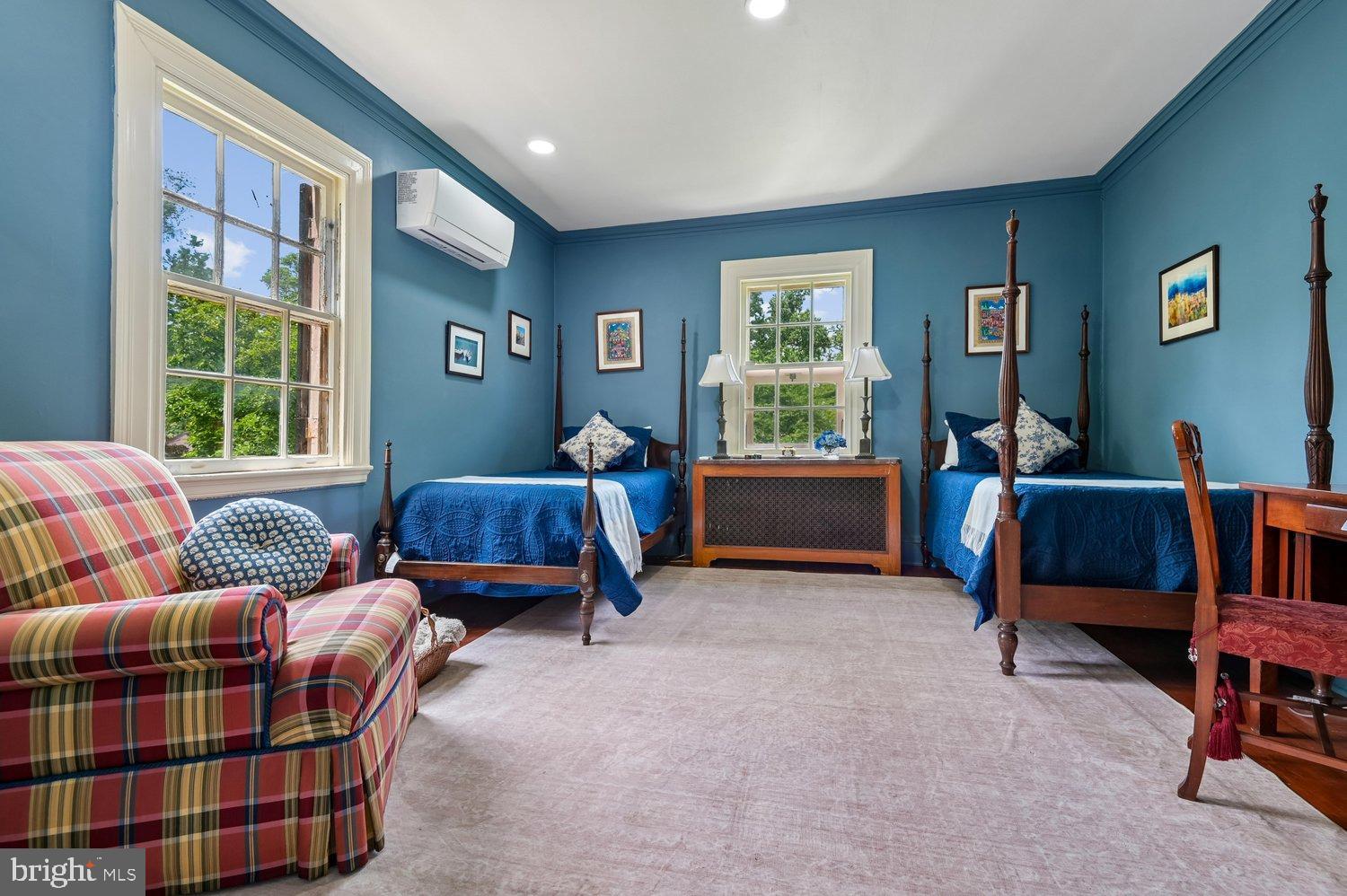 MOUNT WASHINGTON - Residential