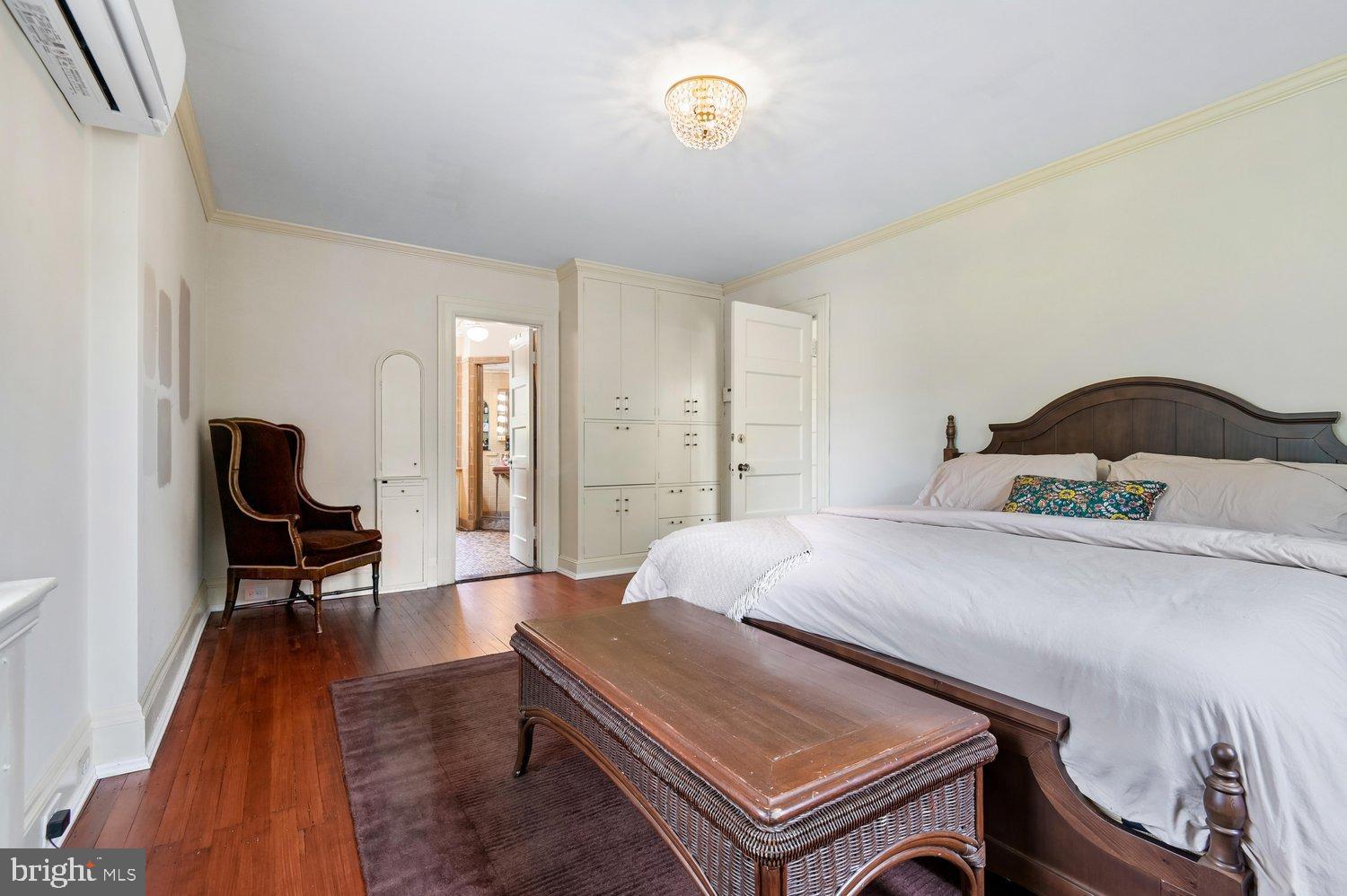 MOUNT WASHINGTON - Residential