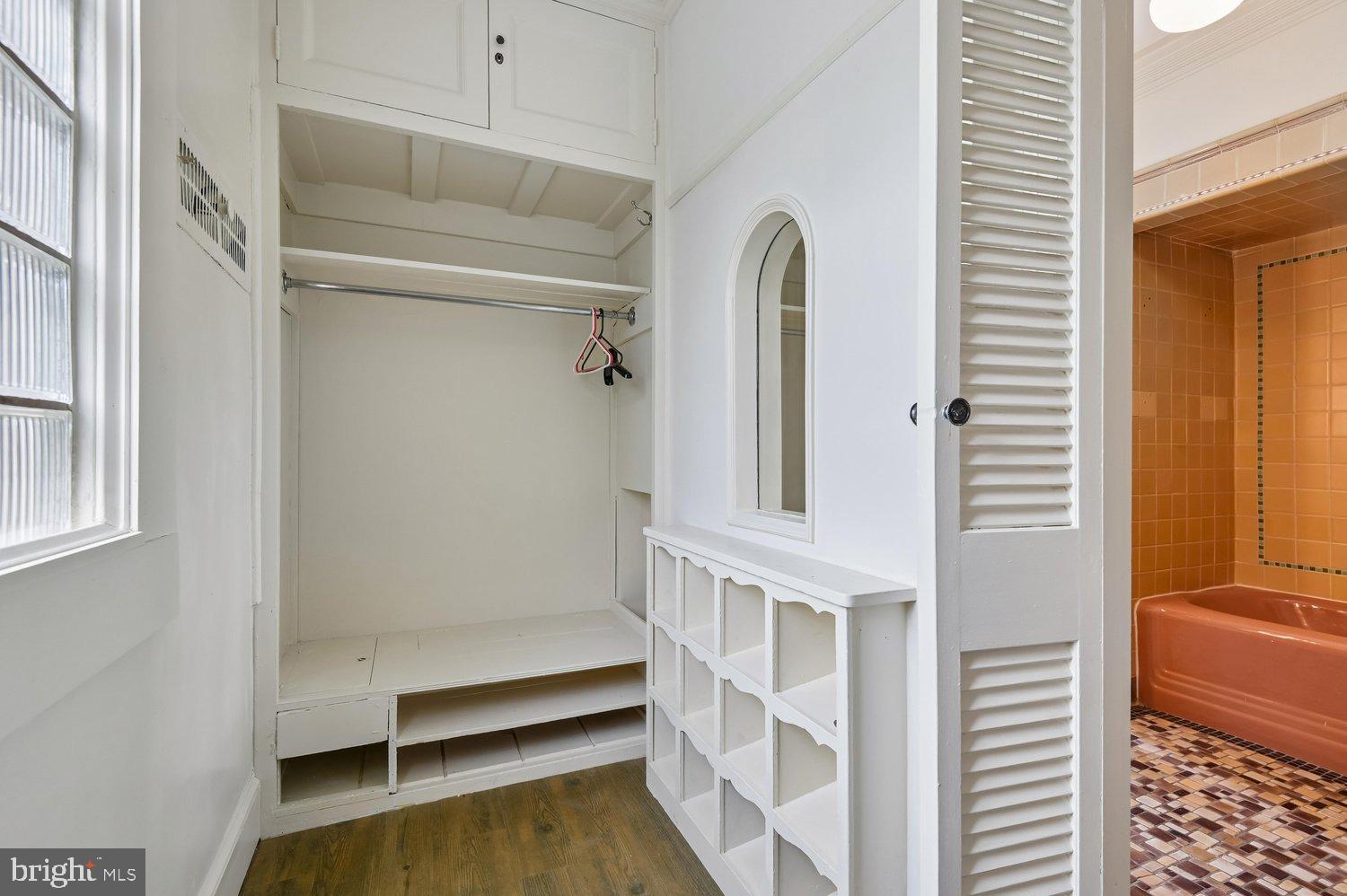 MOUNT WASHINGTON - Residential