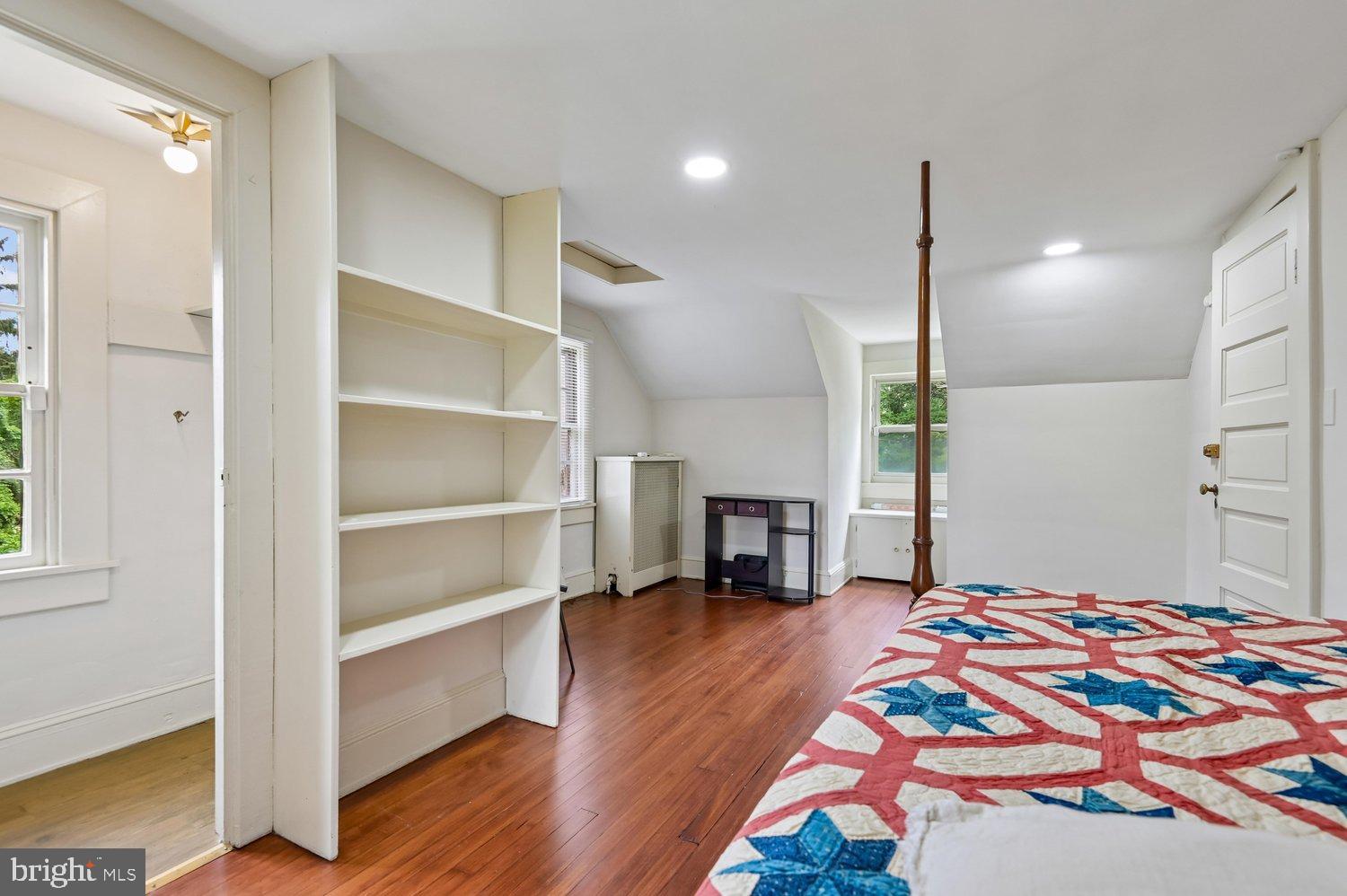 MOUNT WASHINGTON - Residential