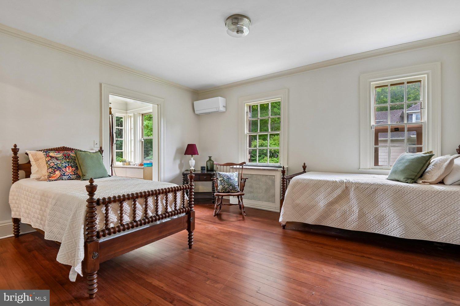 MOUNT WASHINGTON - Residential