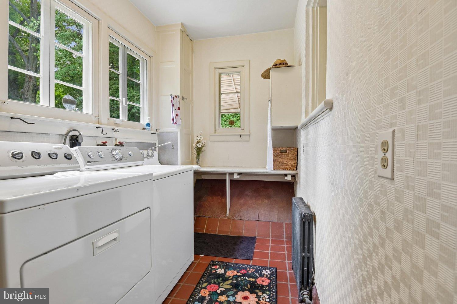MOUNT WASHINGTON - Residential