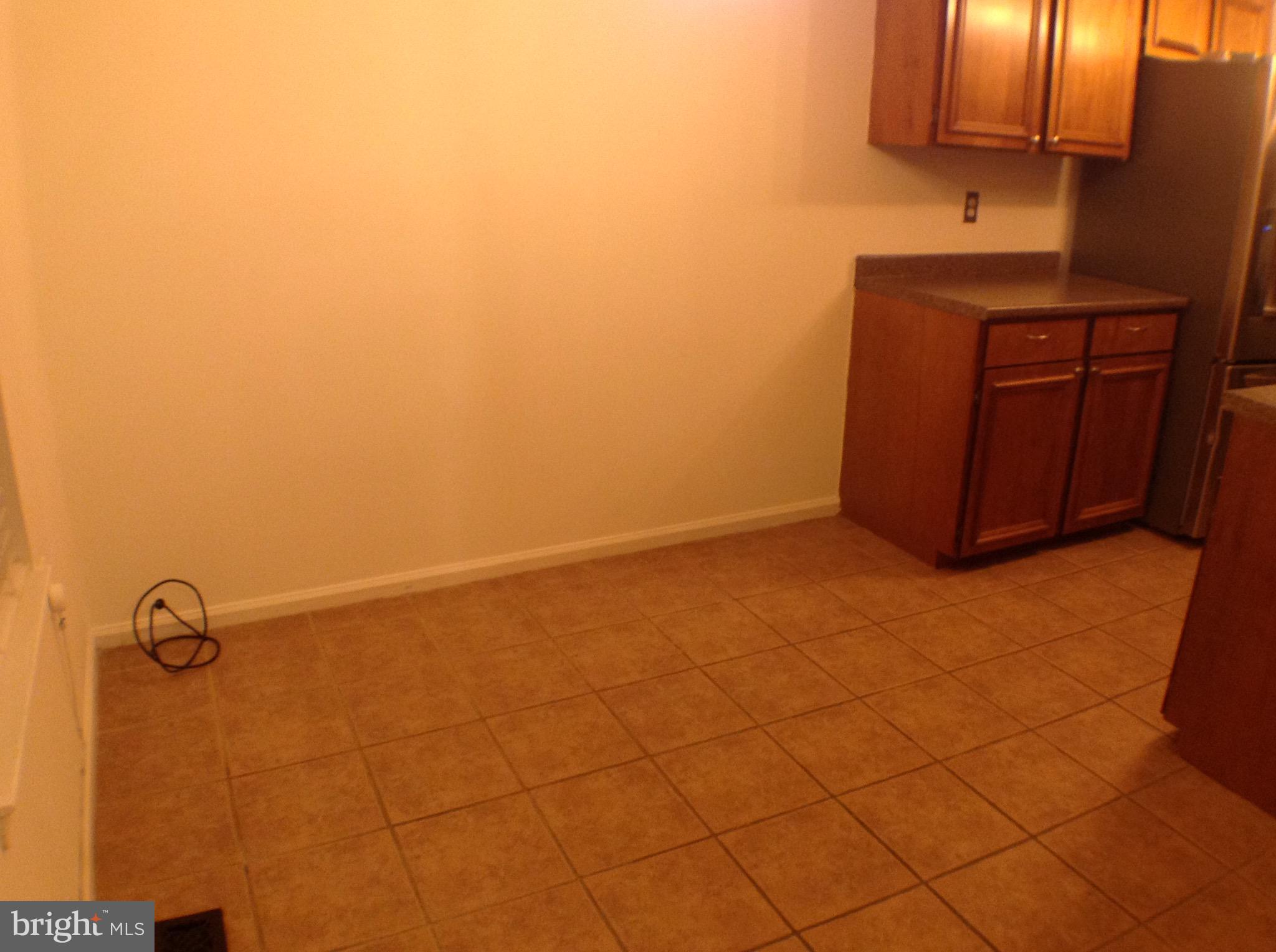 MONTGOMERY KNOLLS - Residential