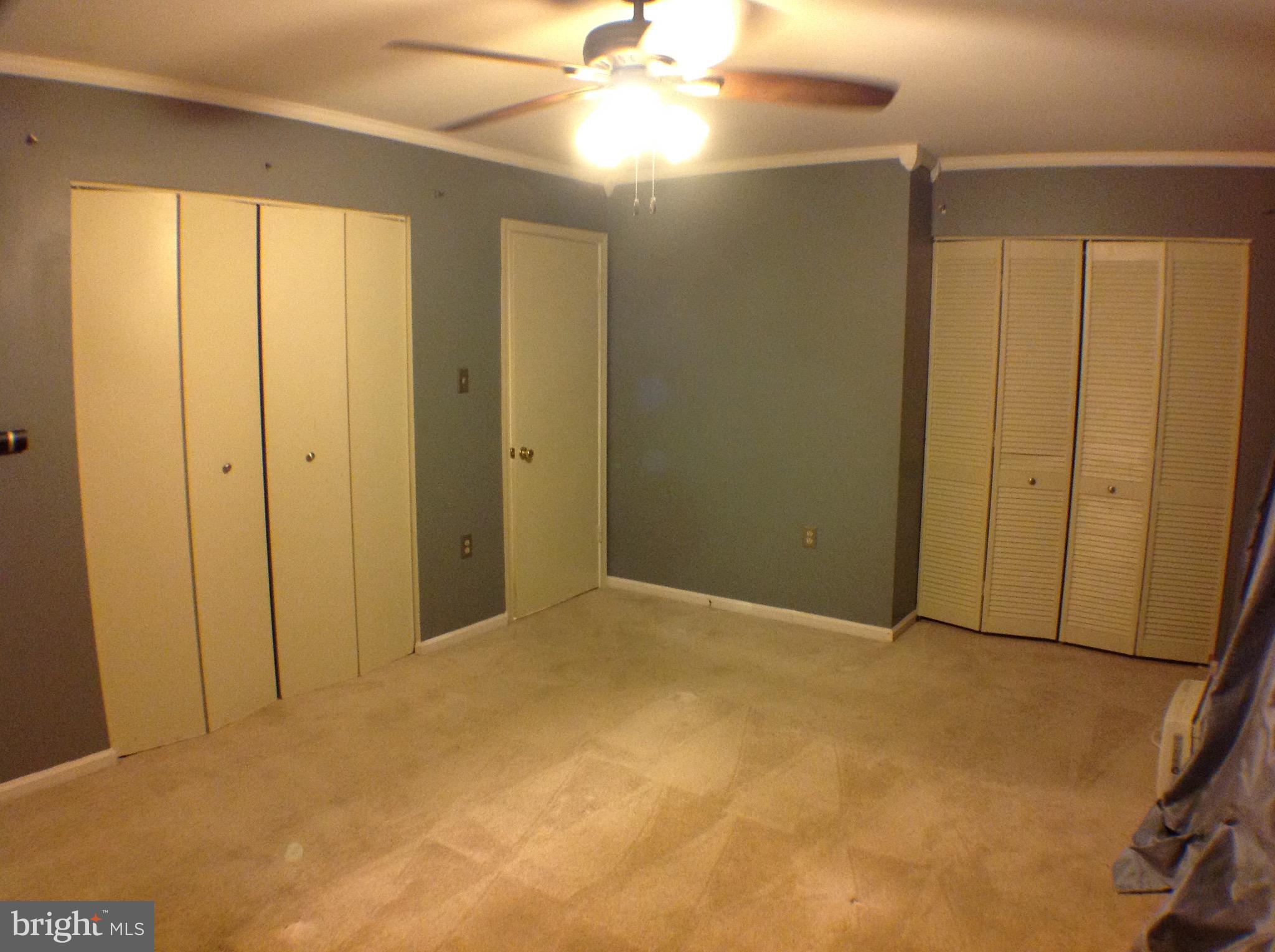 MONTGOMERY KNOLLS - Residential