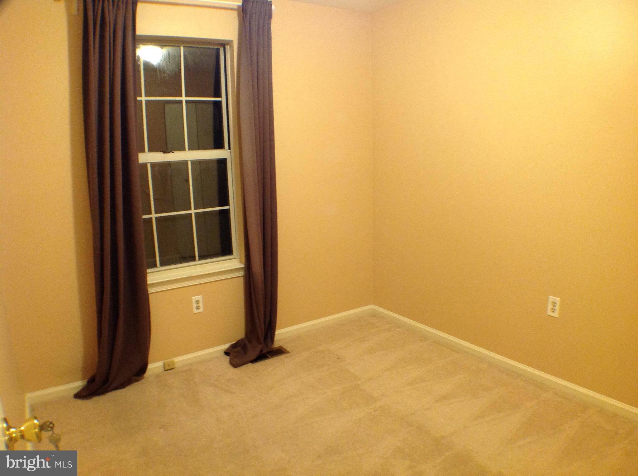 MONTGOMERY KNOLLS - Residential