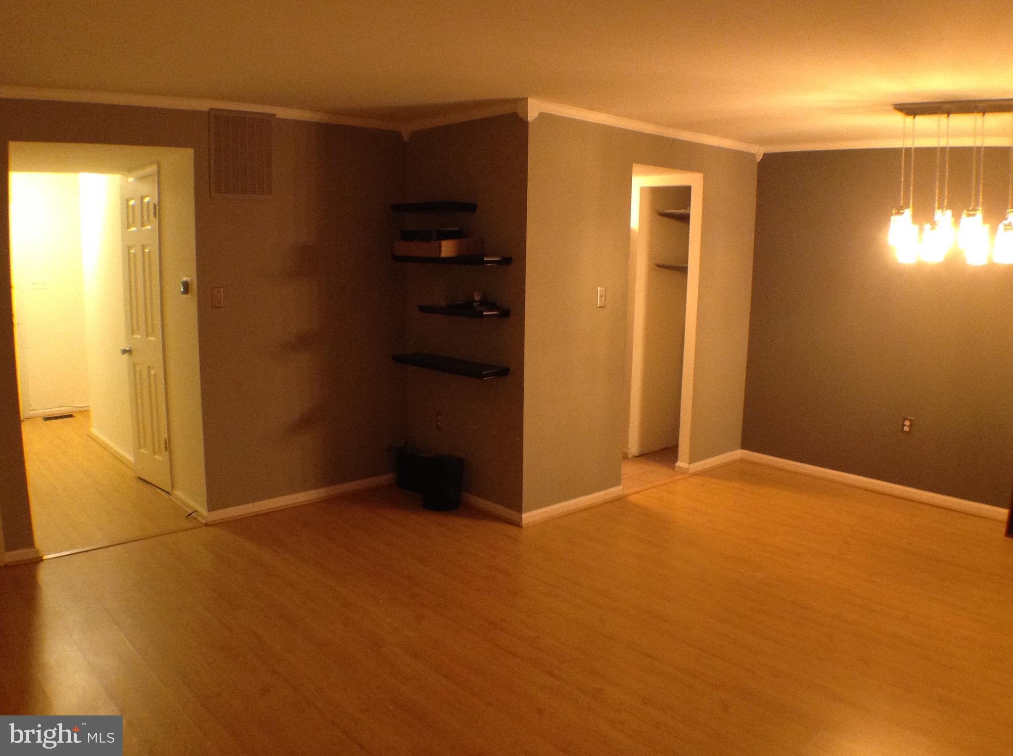 MONTGOMERY KNOLLS - Residential