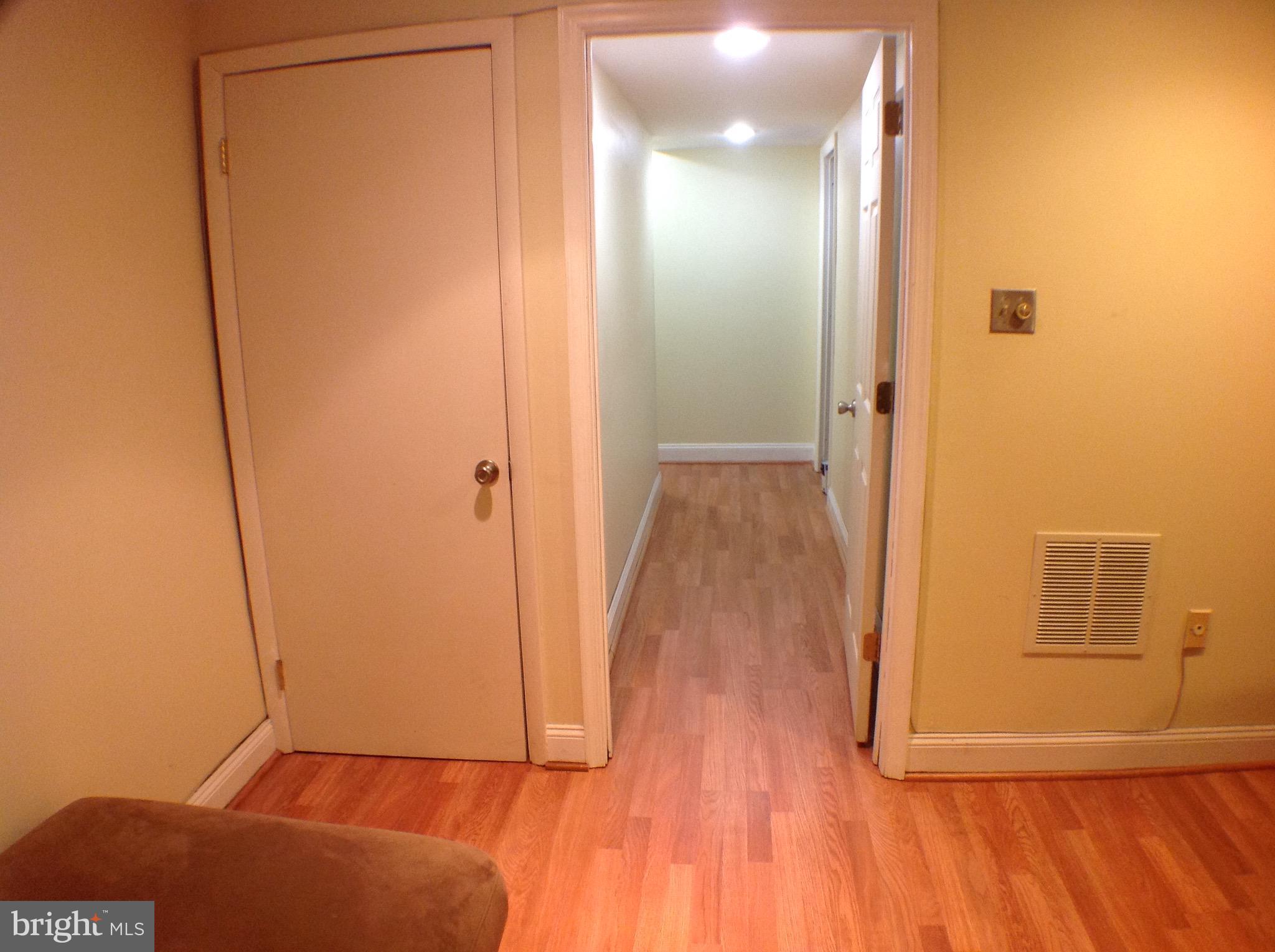 MONTGOMERY KNOLLS - Residential