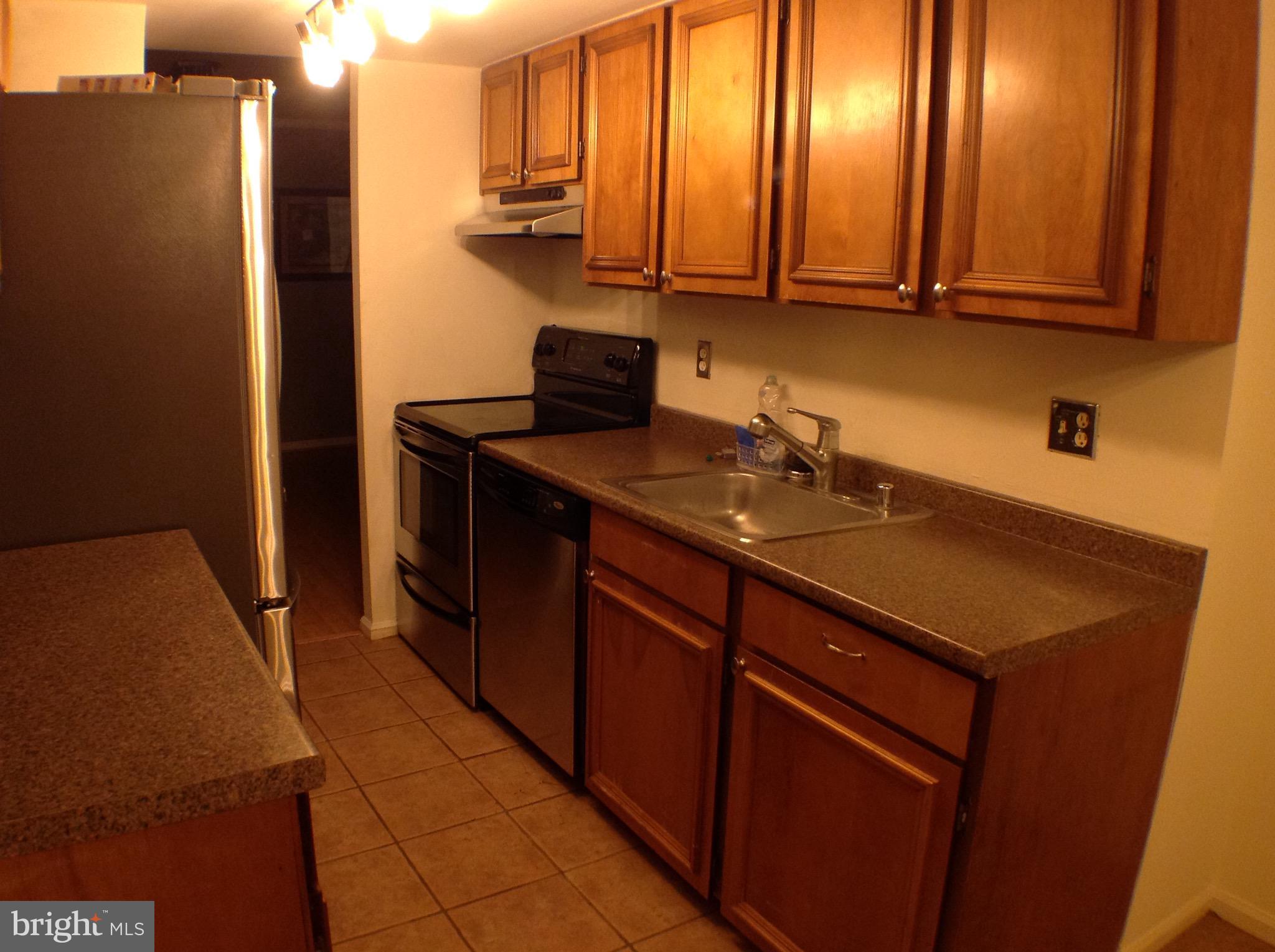 MONTGOMERY KNOLLS - Residential