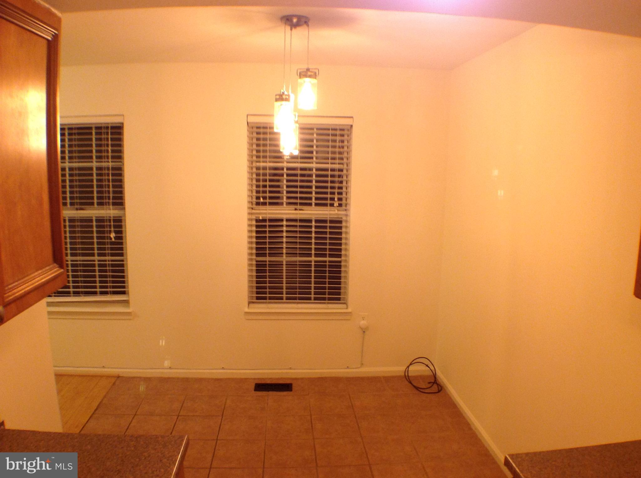 MONTGOMERY KNOLLS - Residential