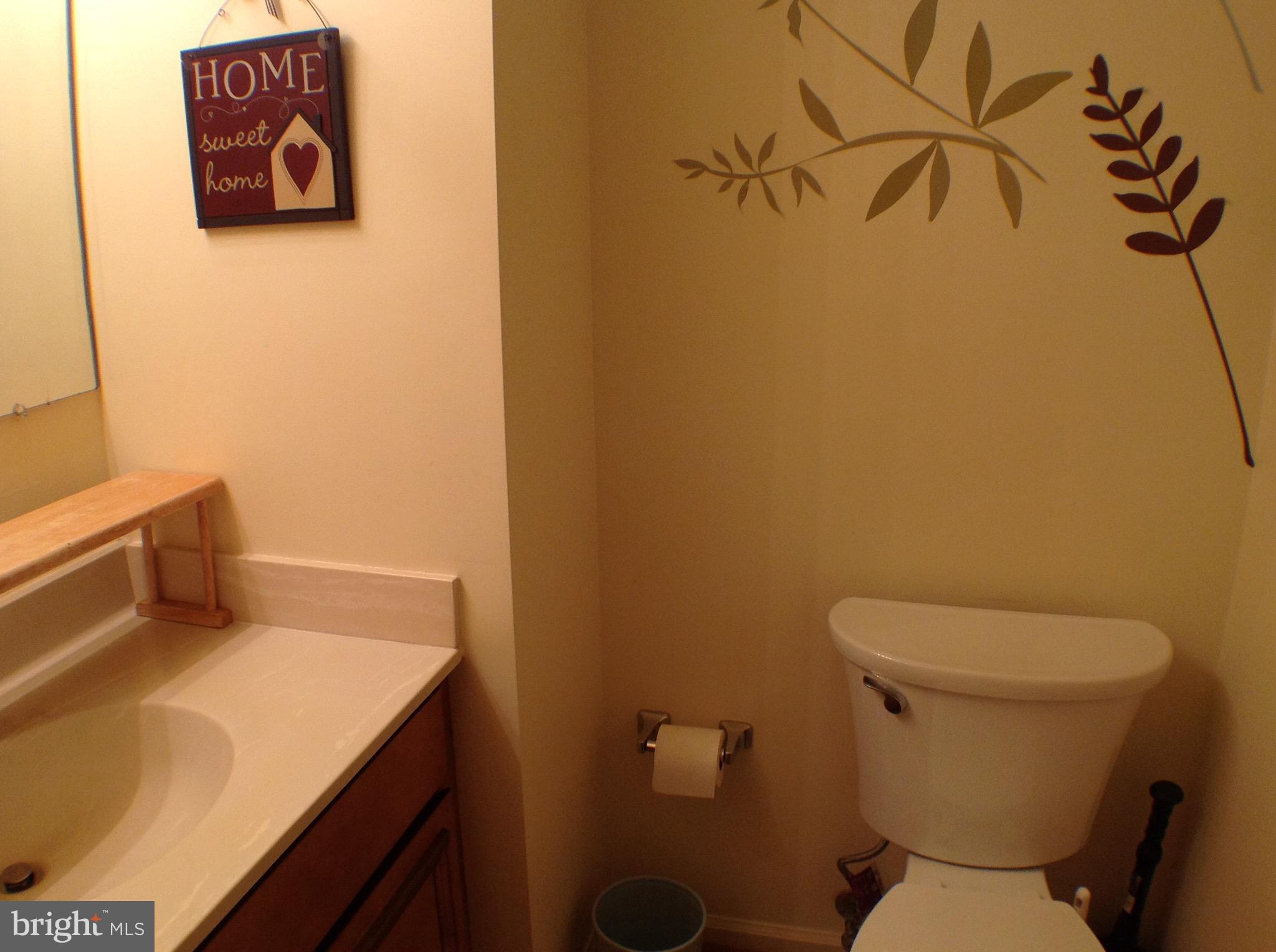MONTGOMERY KNOLLS - Residential