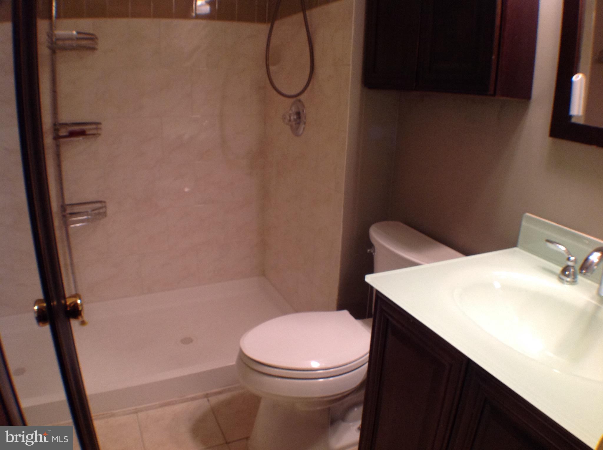 MONTGOMERY KNOLLS - Residential