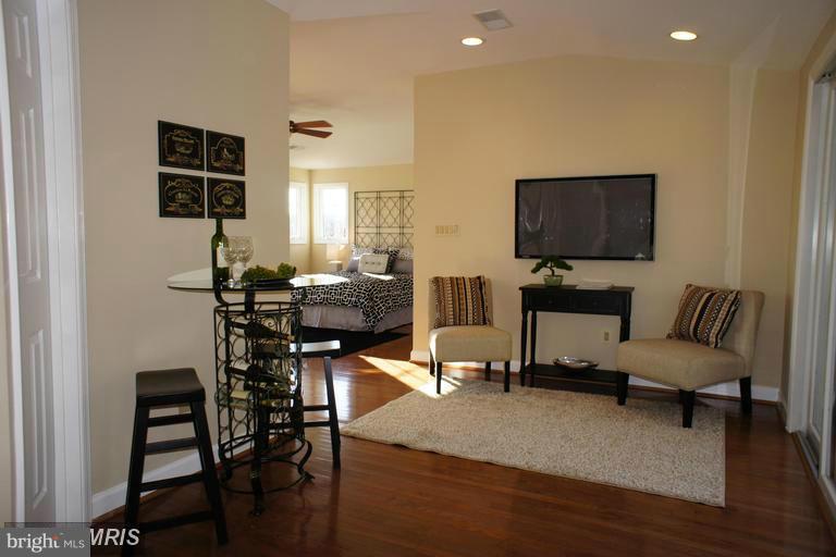 OAKCREST - Residential Lease
