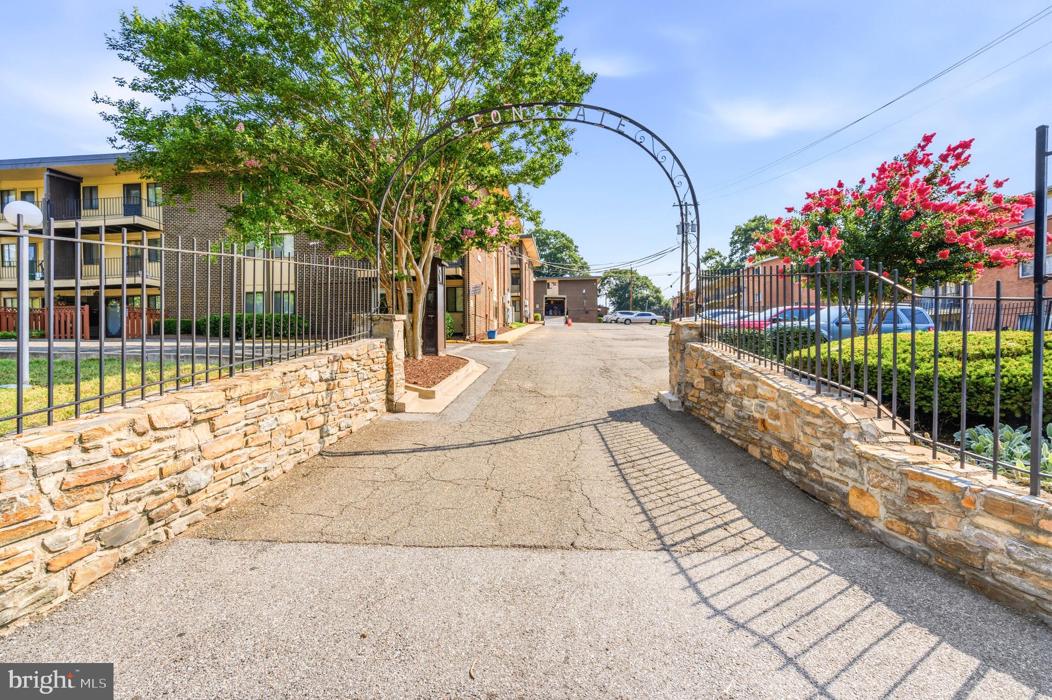 STONEGATE CONDO- PHASE I - Residential