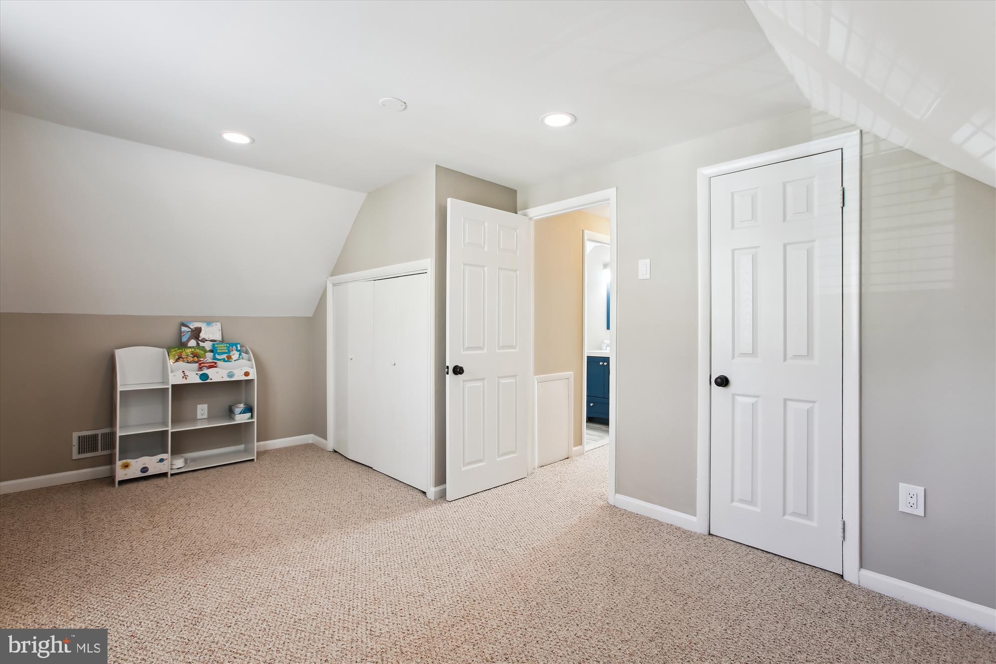 WOODLAWN TERRACE - Residential