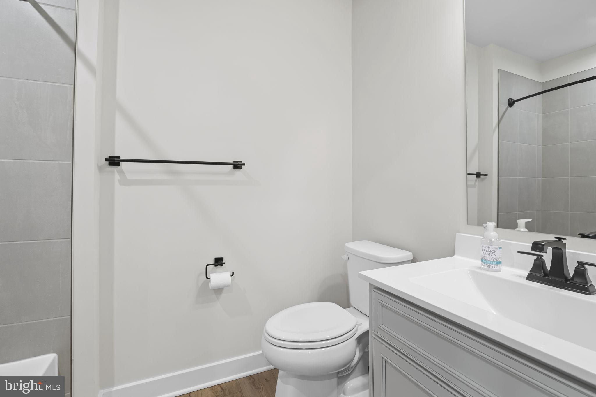 JAMES RUN CARRIAGE HOMES - Residential