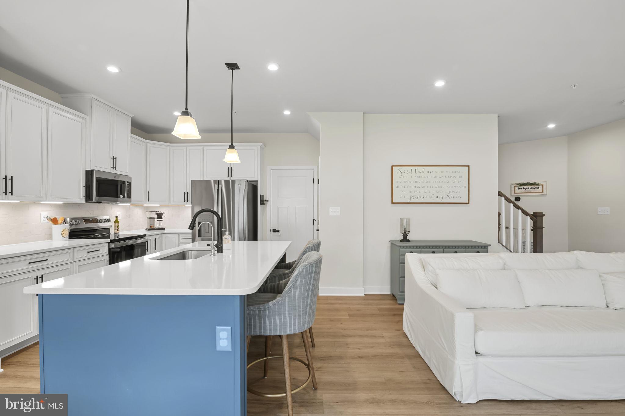 JAMES RUN CARRIAGE HOMES - Residential