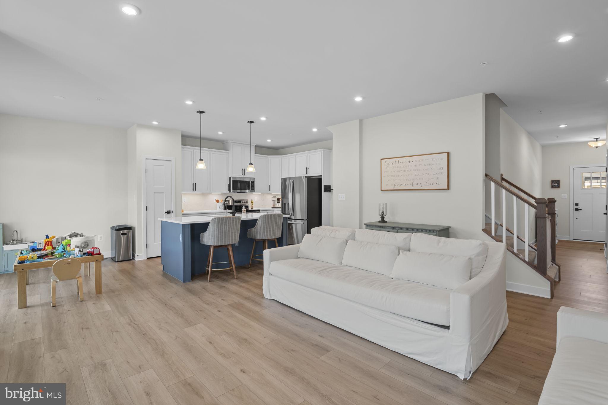 JAMES RUN CARRIAGE HOMES - Residential