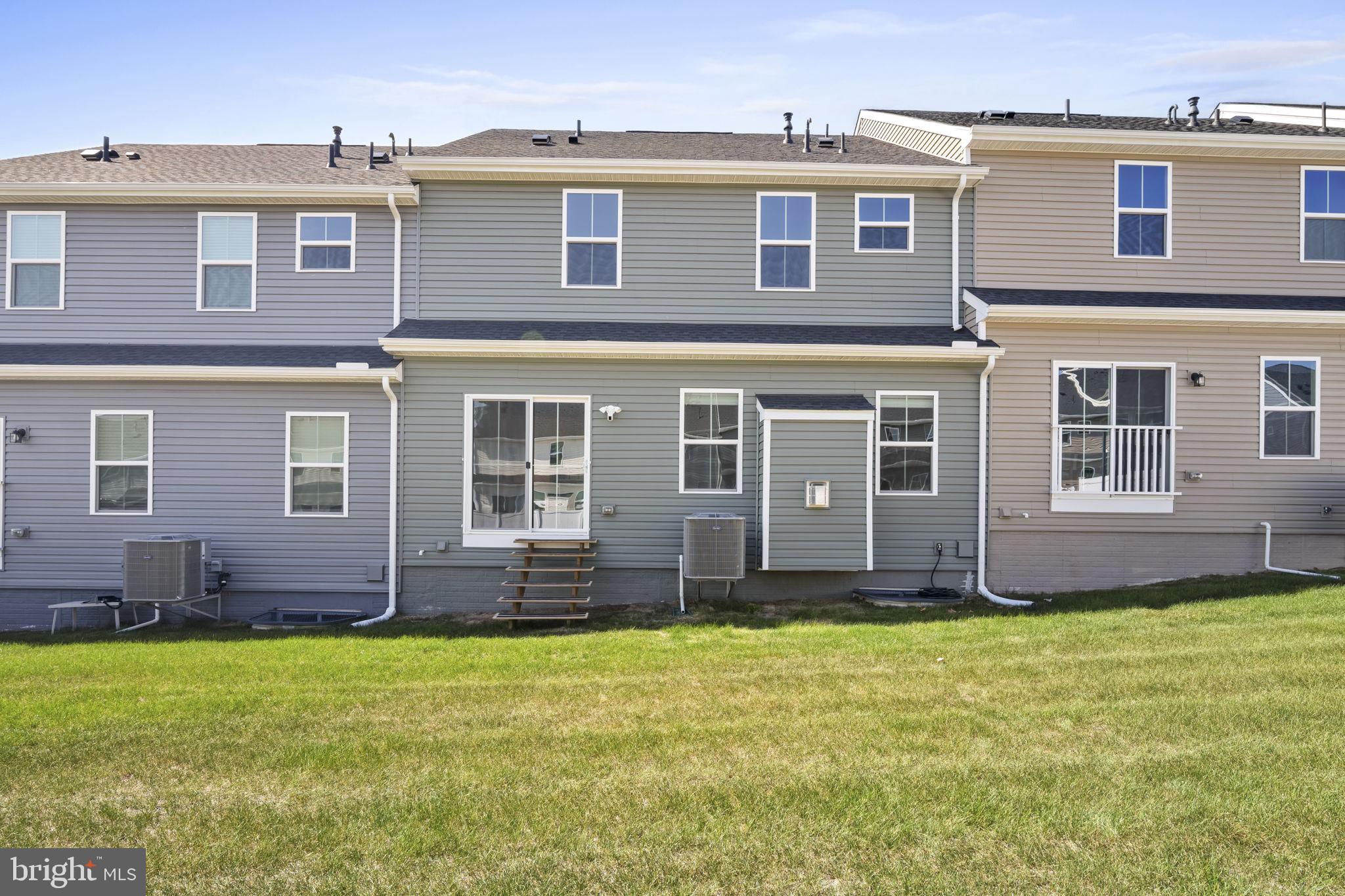 JAMES RUN CARRIAGE HOMES - Residential