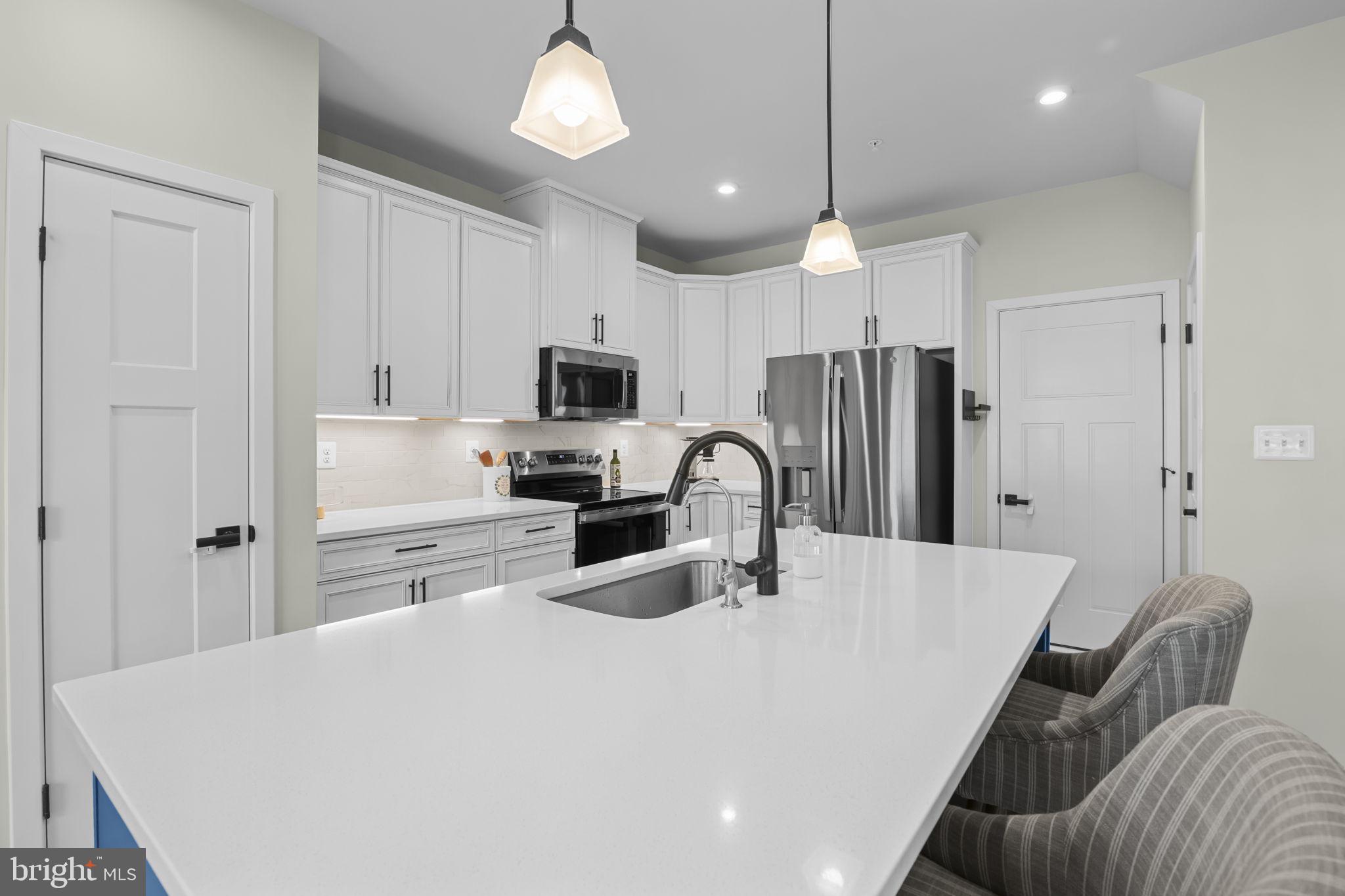 JAMES RUN CARRIAGE HOMES - Residential