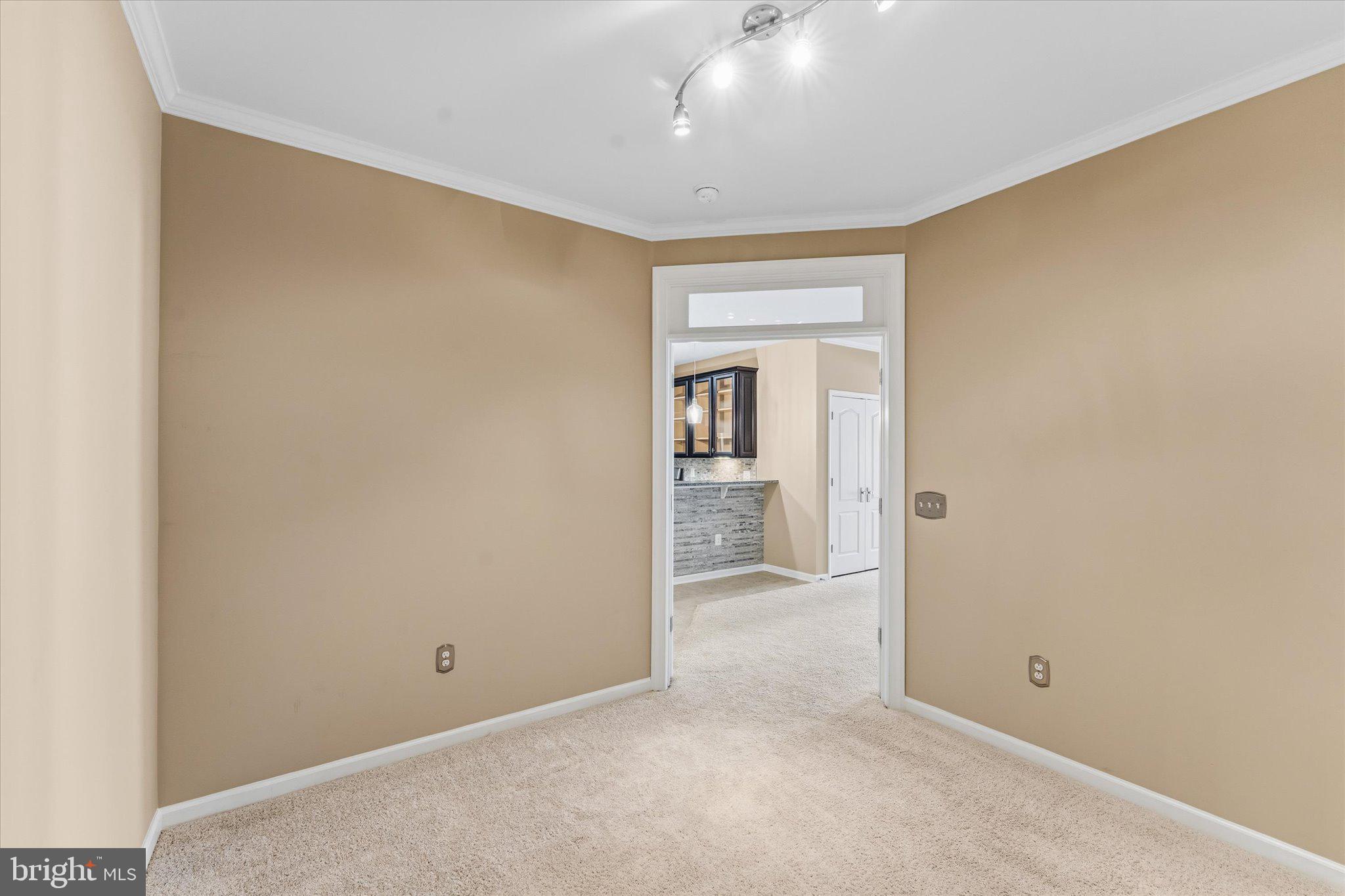 VILLAGES AT BROADLANDS CONDO - Residential