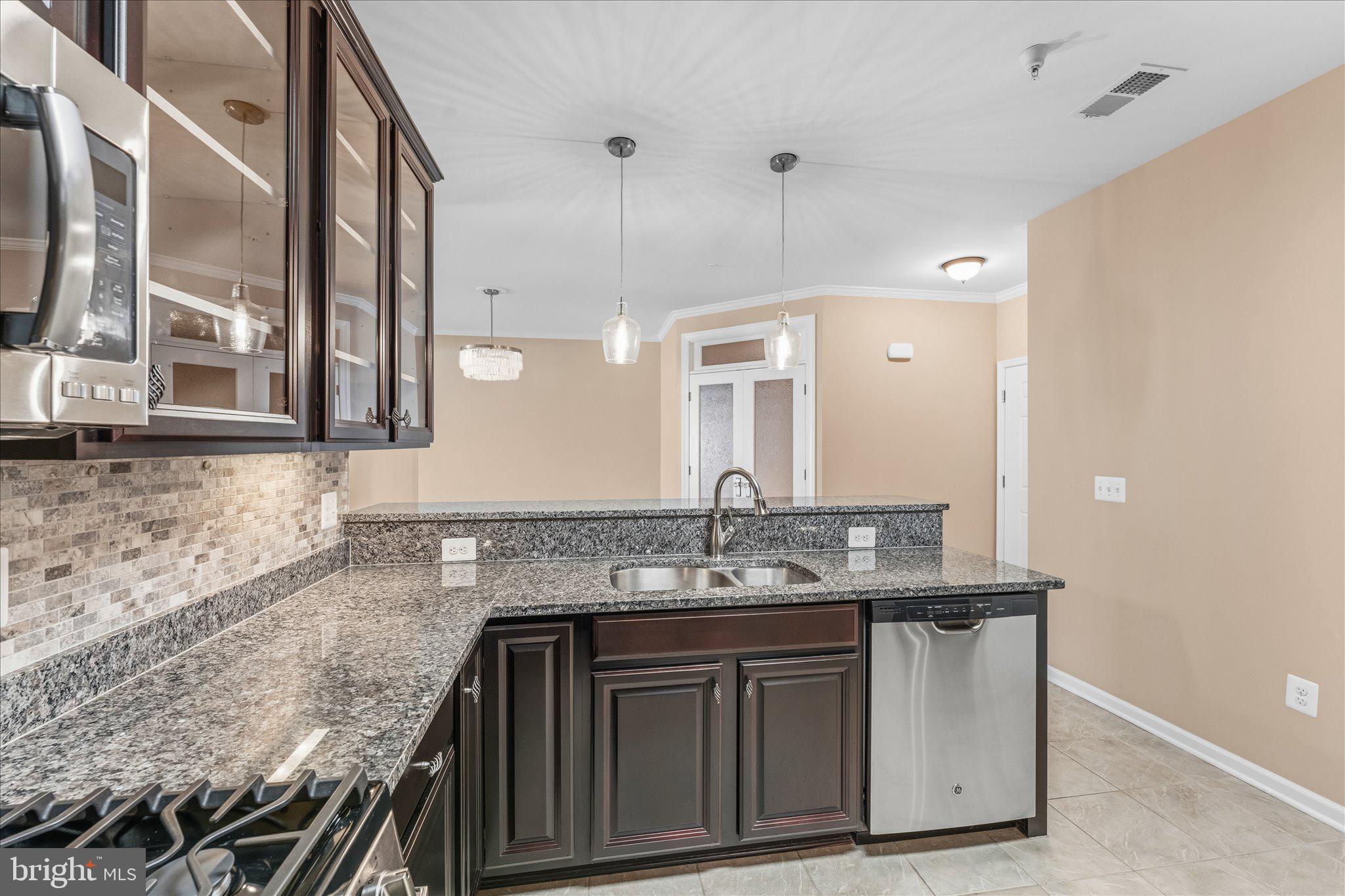 VILLAGES AT BROADLANDS CONDO - Residential