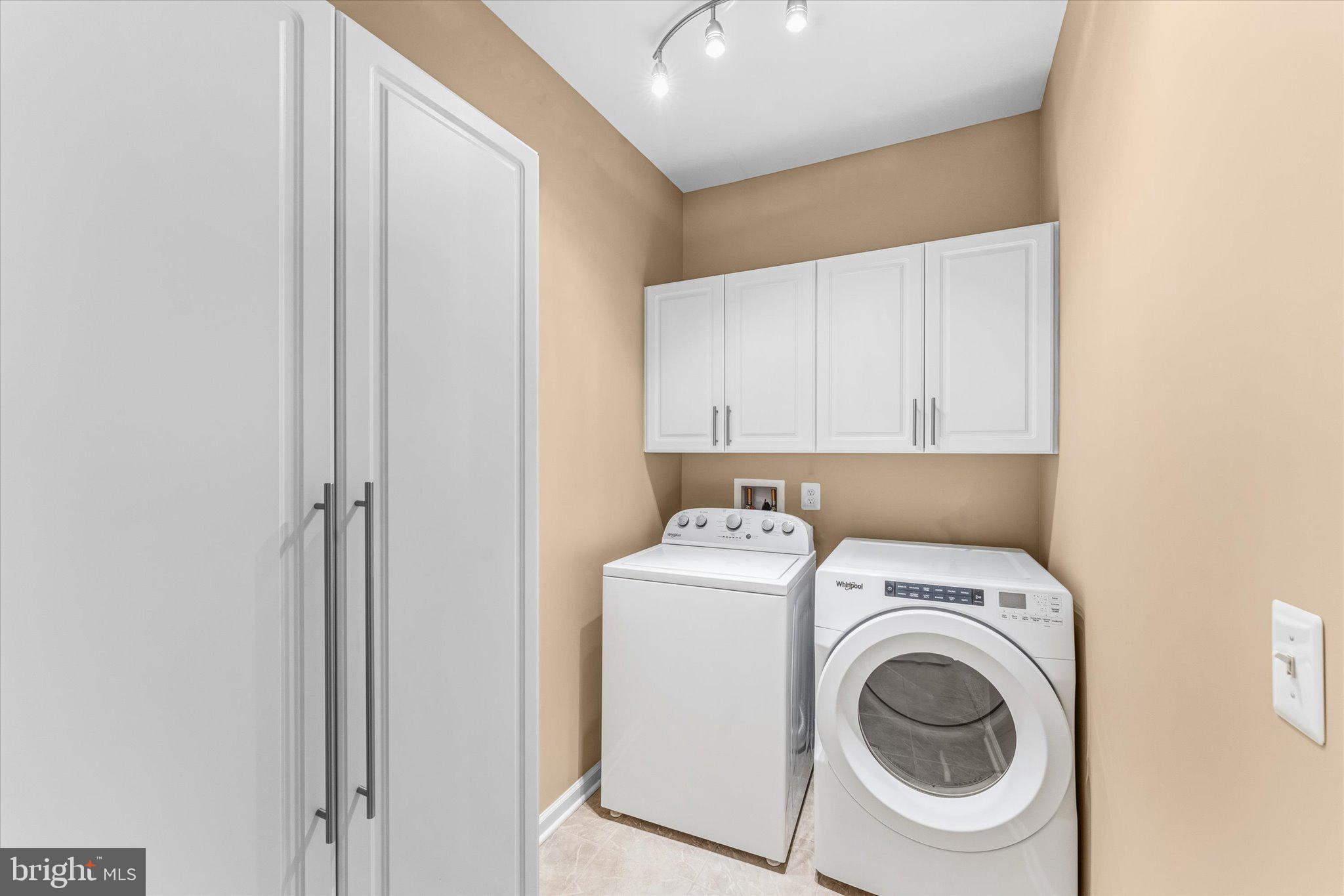 VILLAGES AT BROADLANDS CONDO - Residential