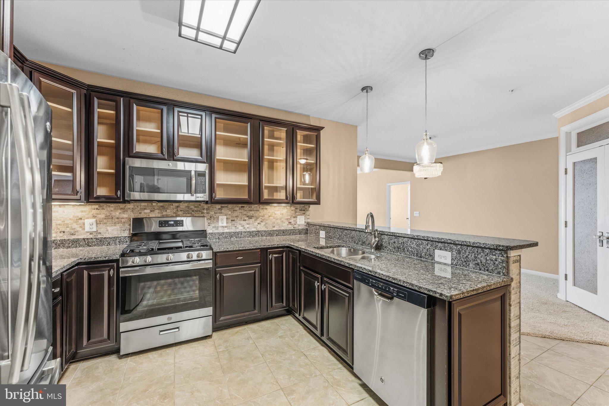 VILLAGES AT BROADLANDS CONDO - Residential